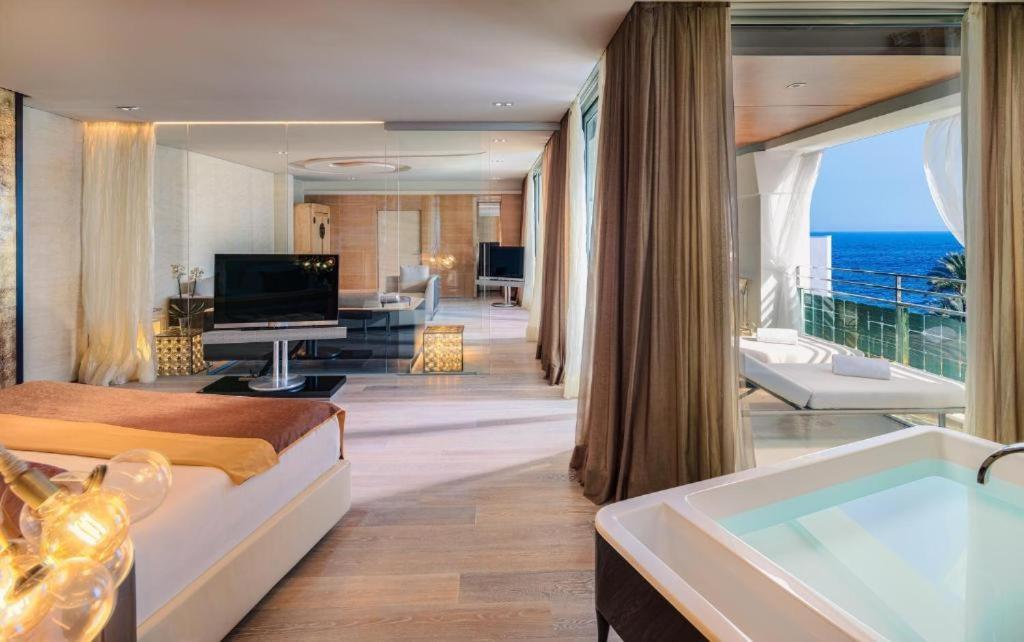Presidential Suite with Sea View & SPA access