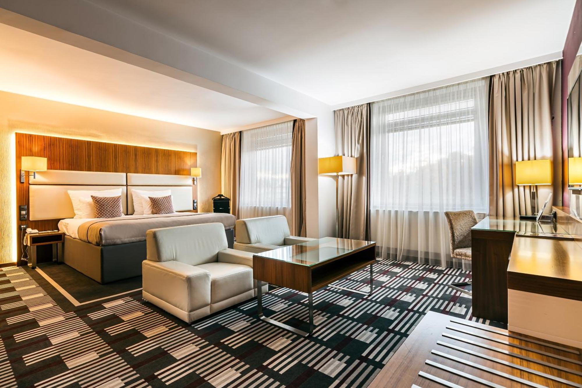 Executive Junior Suite with King Bed