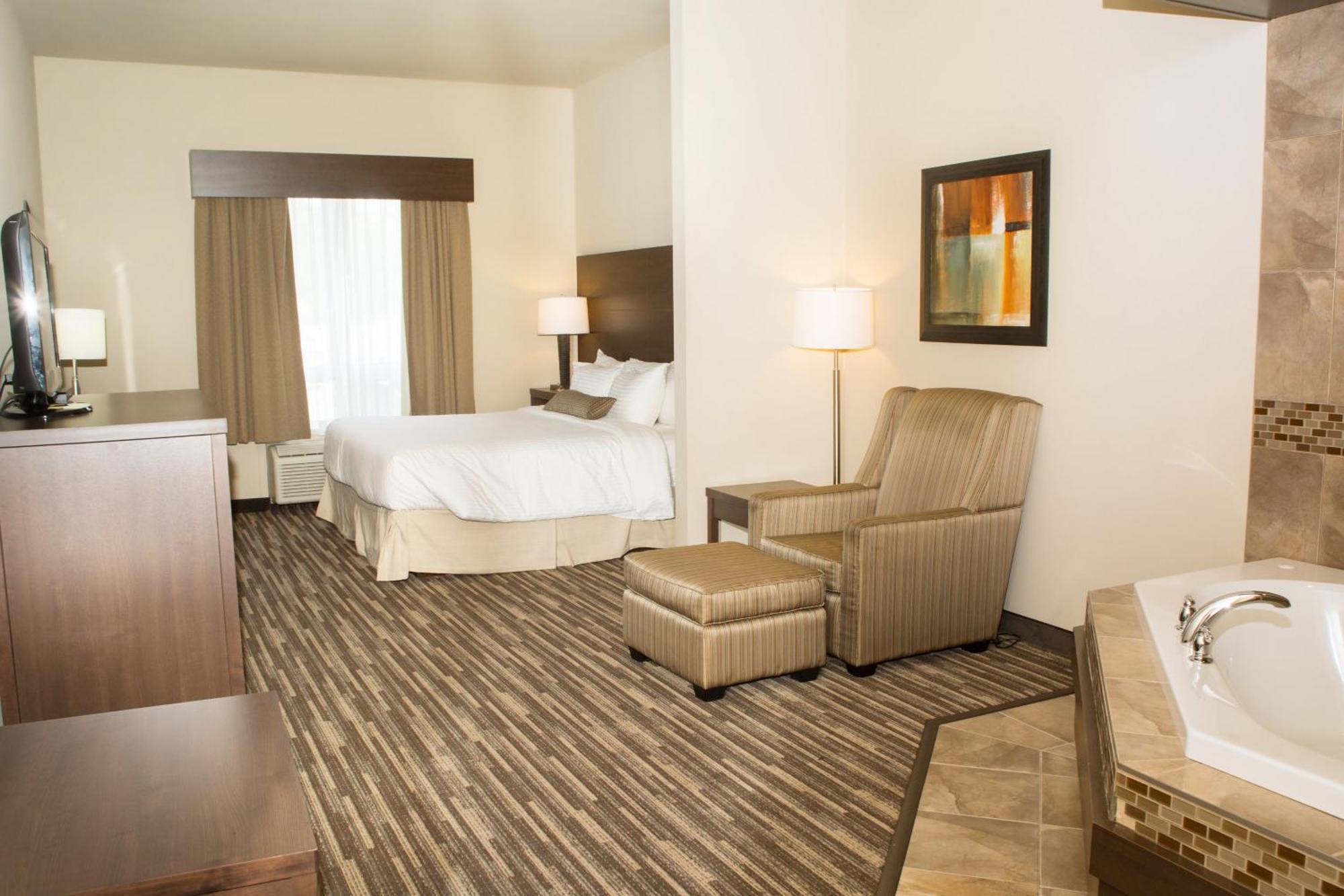 King Suite with Spa Bath - Non-Smoking