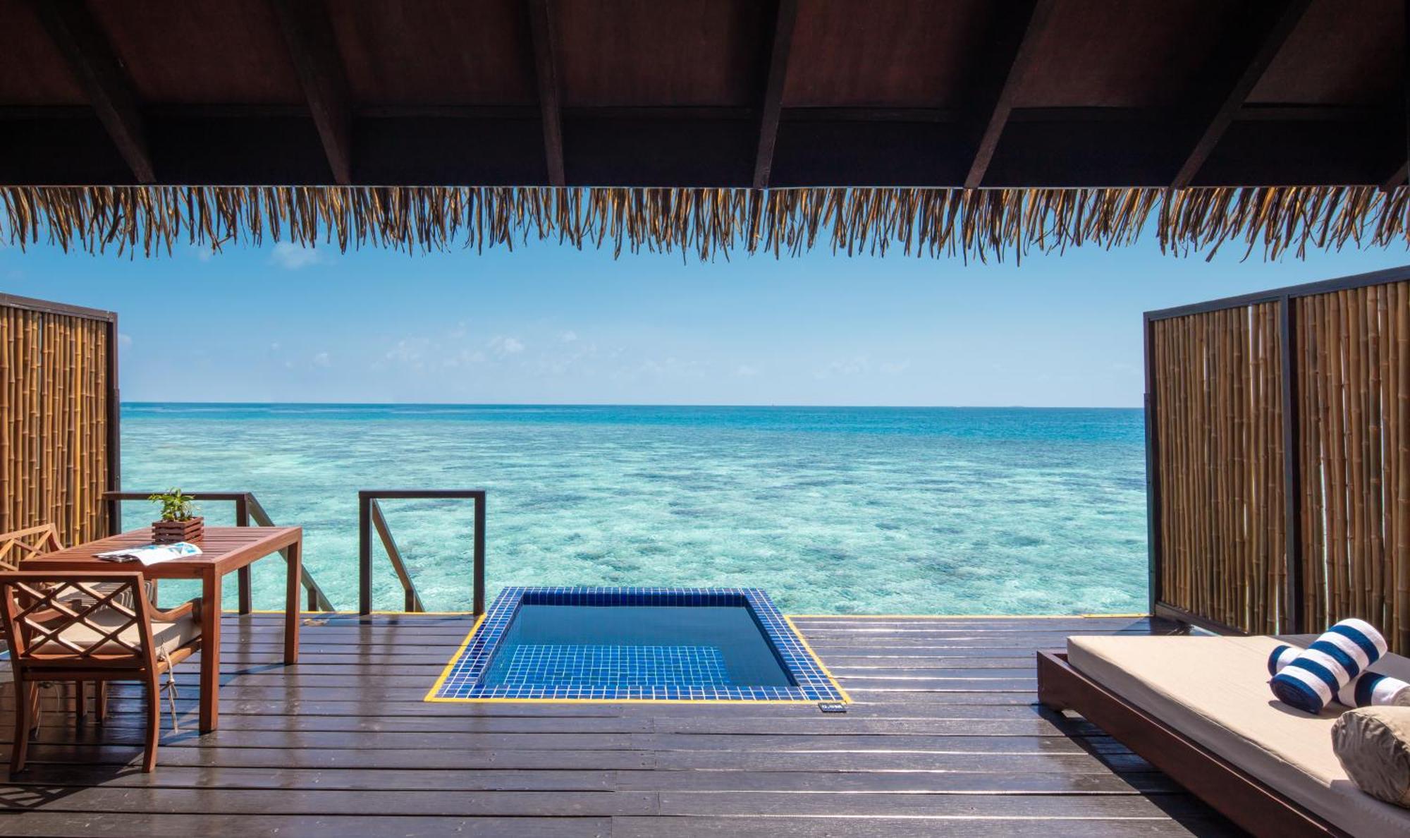 Sunset Water Villa Private Pool & Jacuzzi