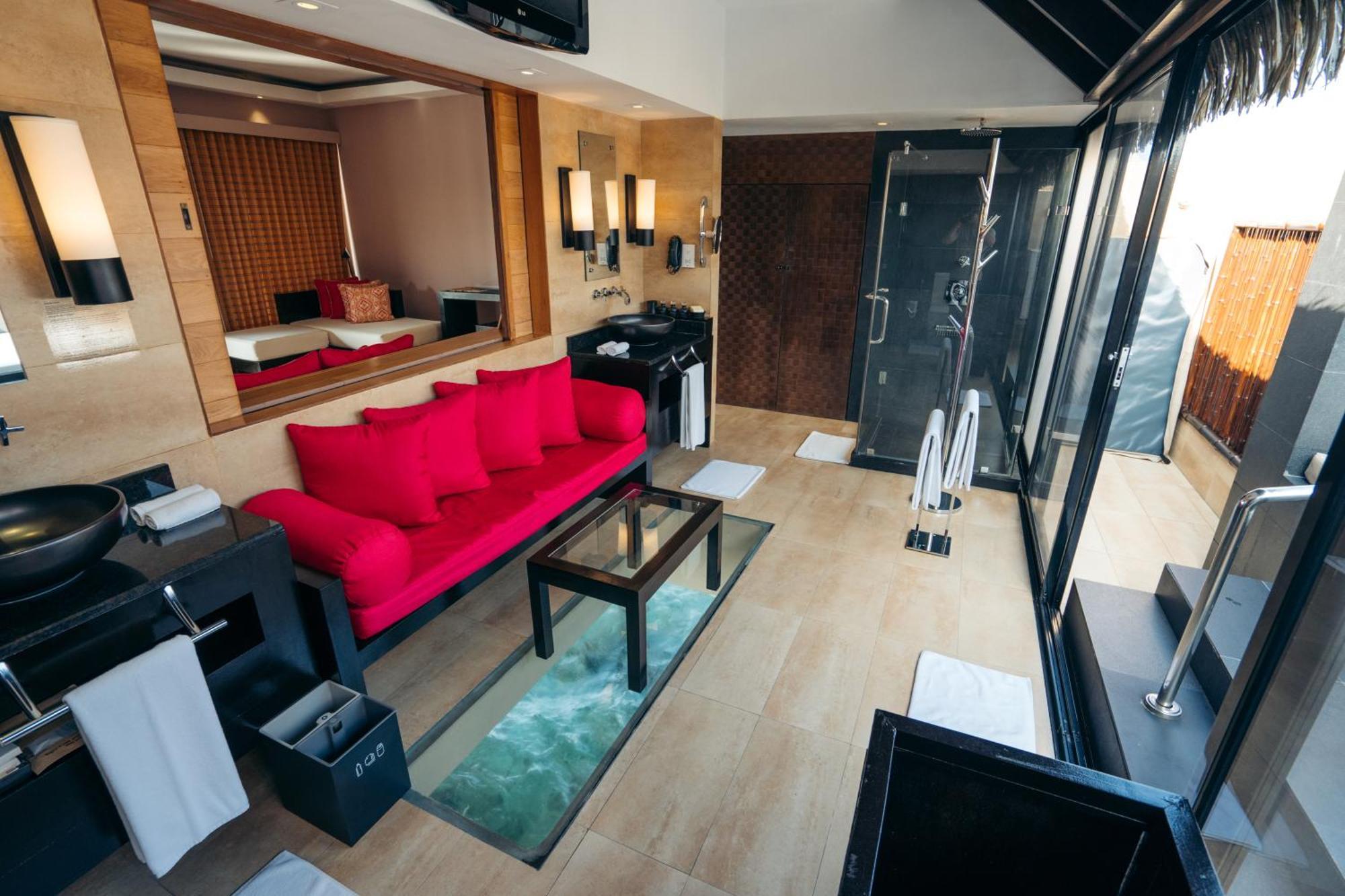 Sunset Water Villa Private Pool & Jacuzzi