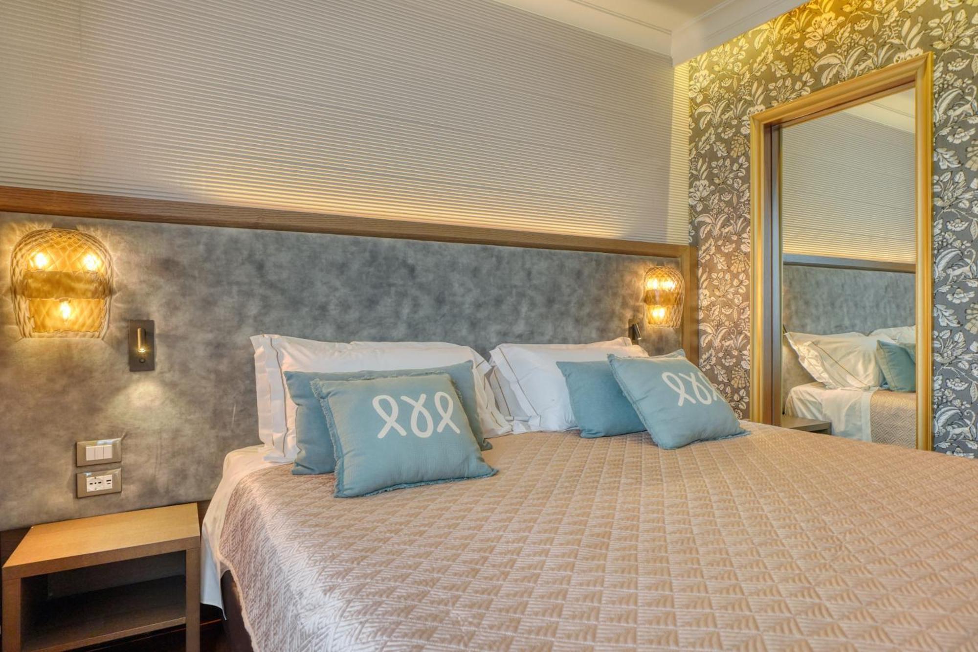 Deluxe Suite mit Balkon und eingeschränktem Seeblick