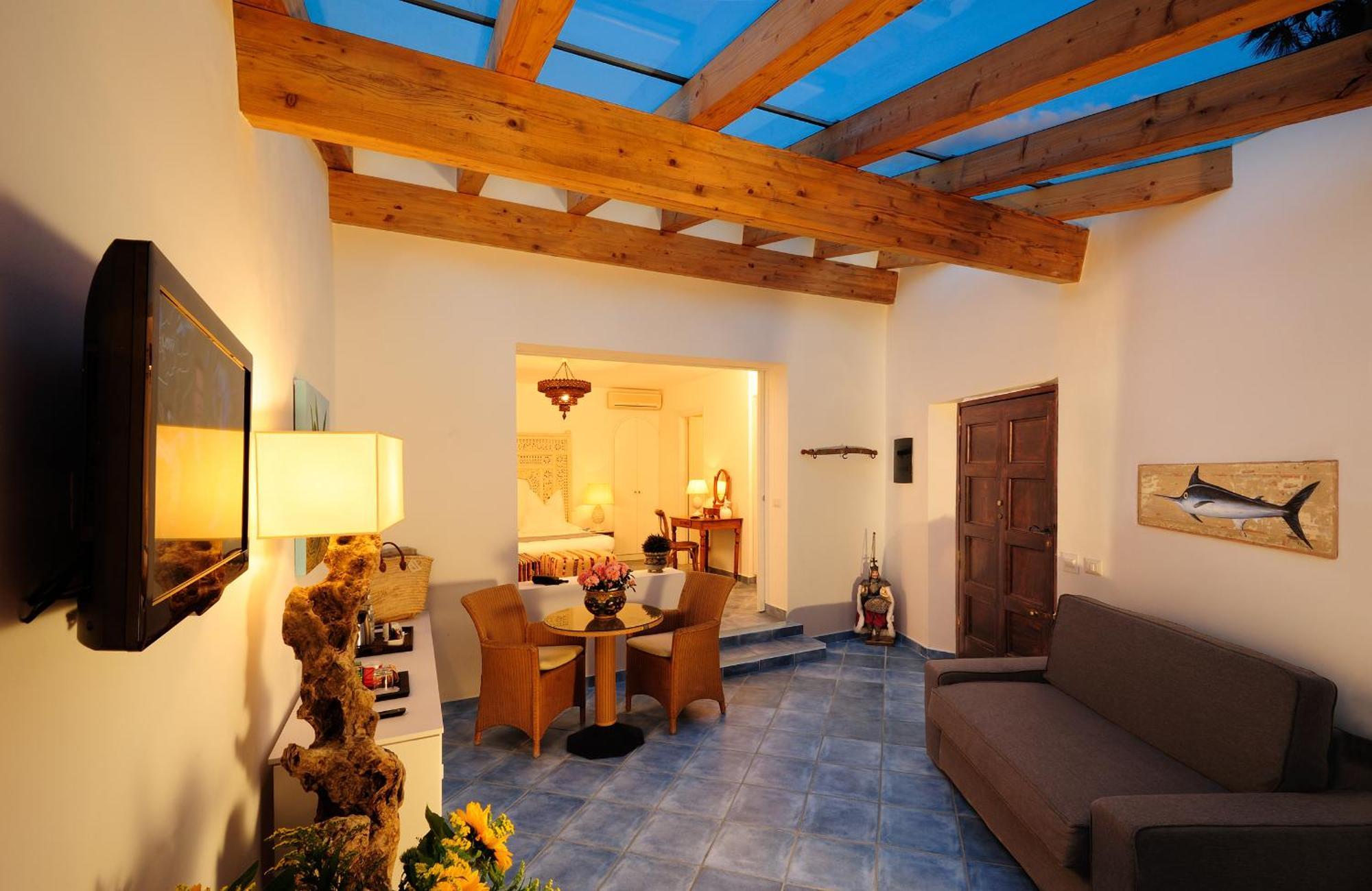 Deluxe Suite with Sea View