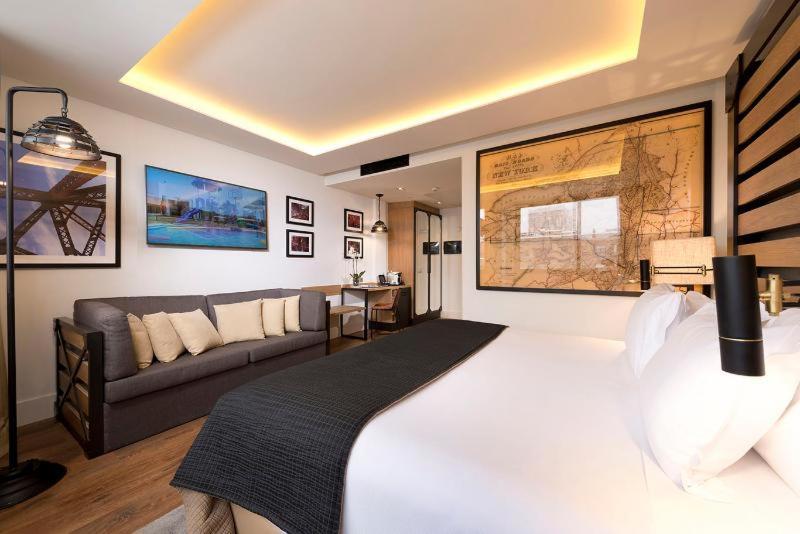 Executive double or twin room sofa-bed 21,1589399328:JPEG