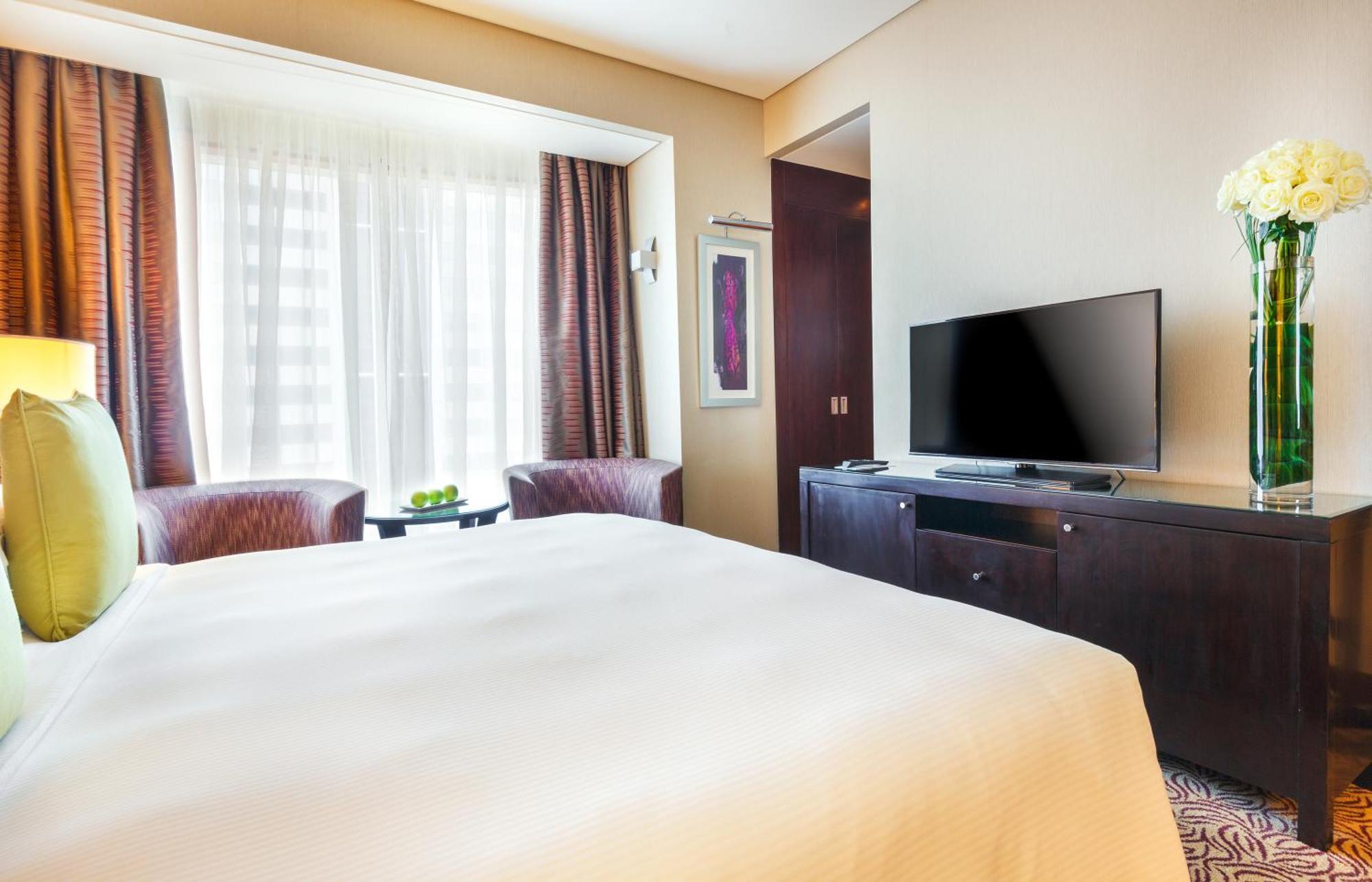 Guest Room King or Twin Bed