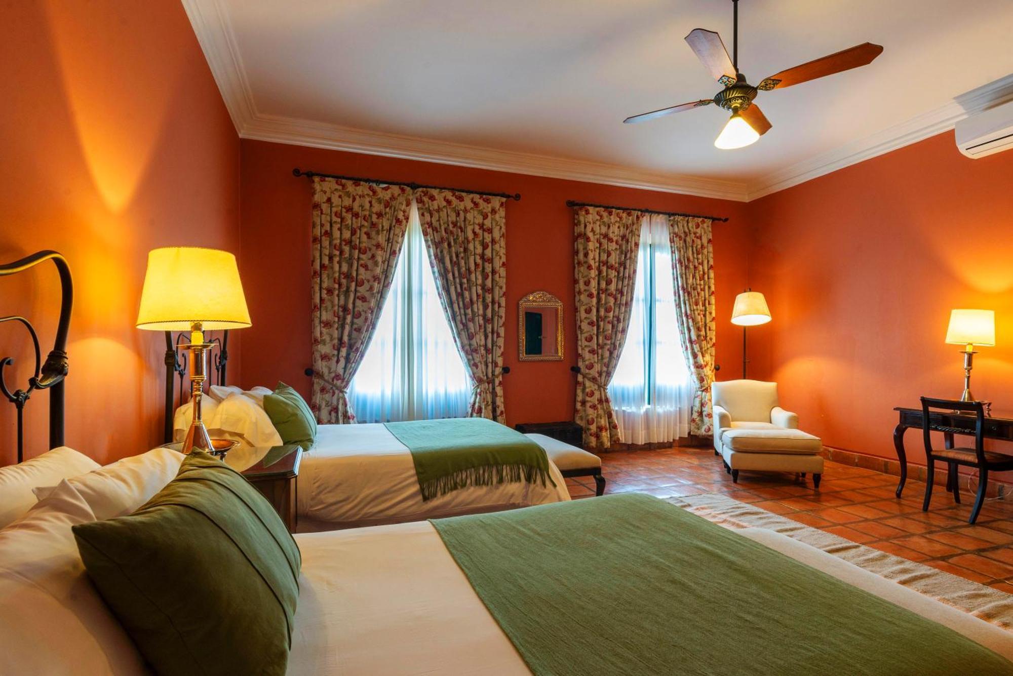 Colonial Twin Room