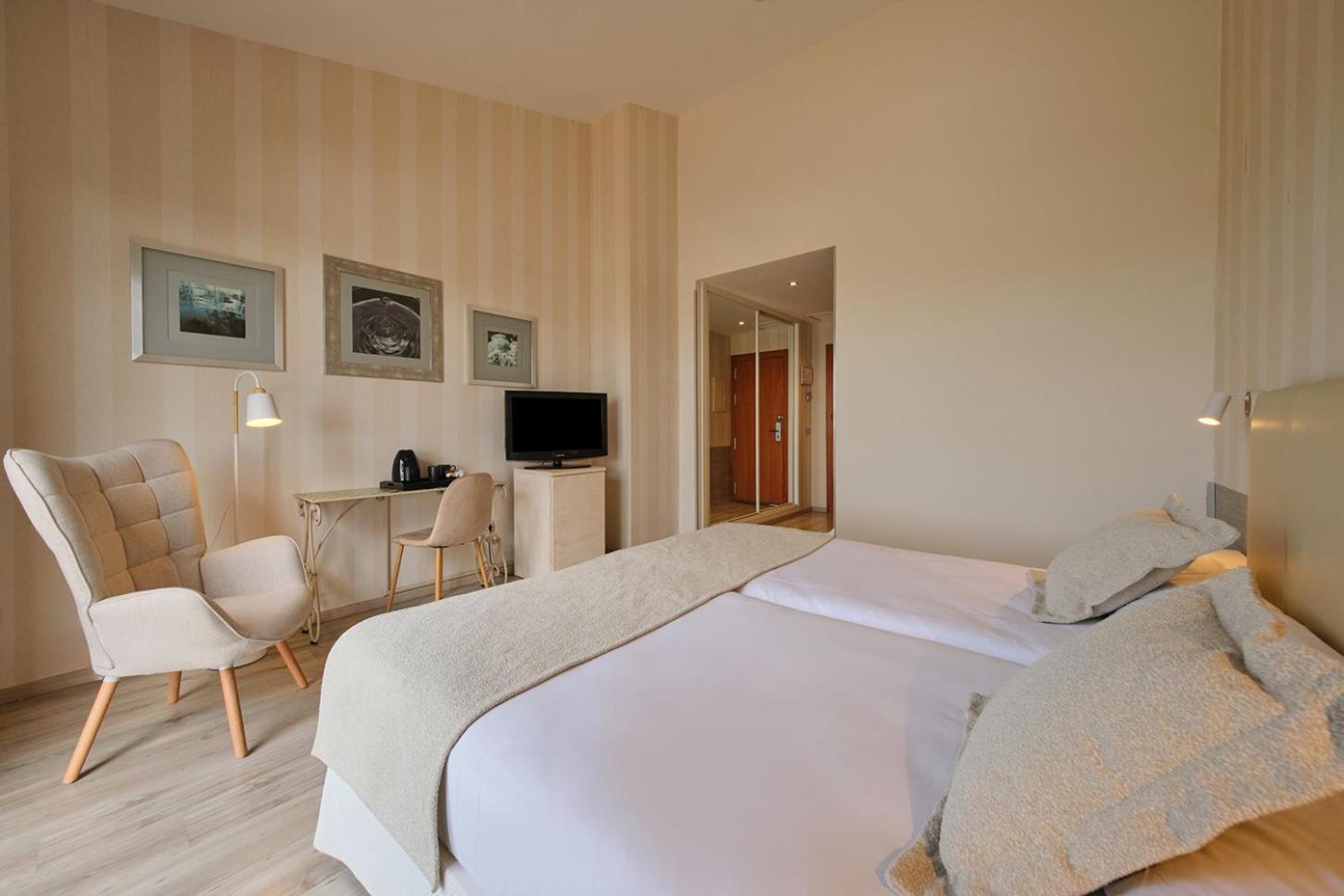 Double or Twin Room Balcony