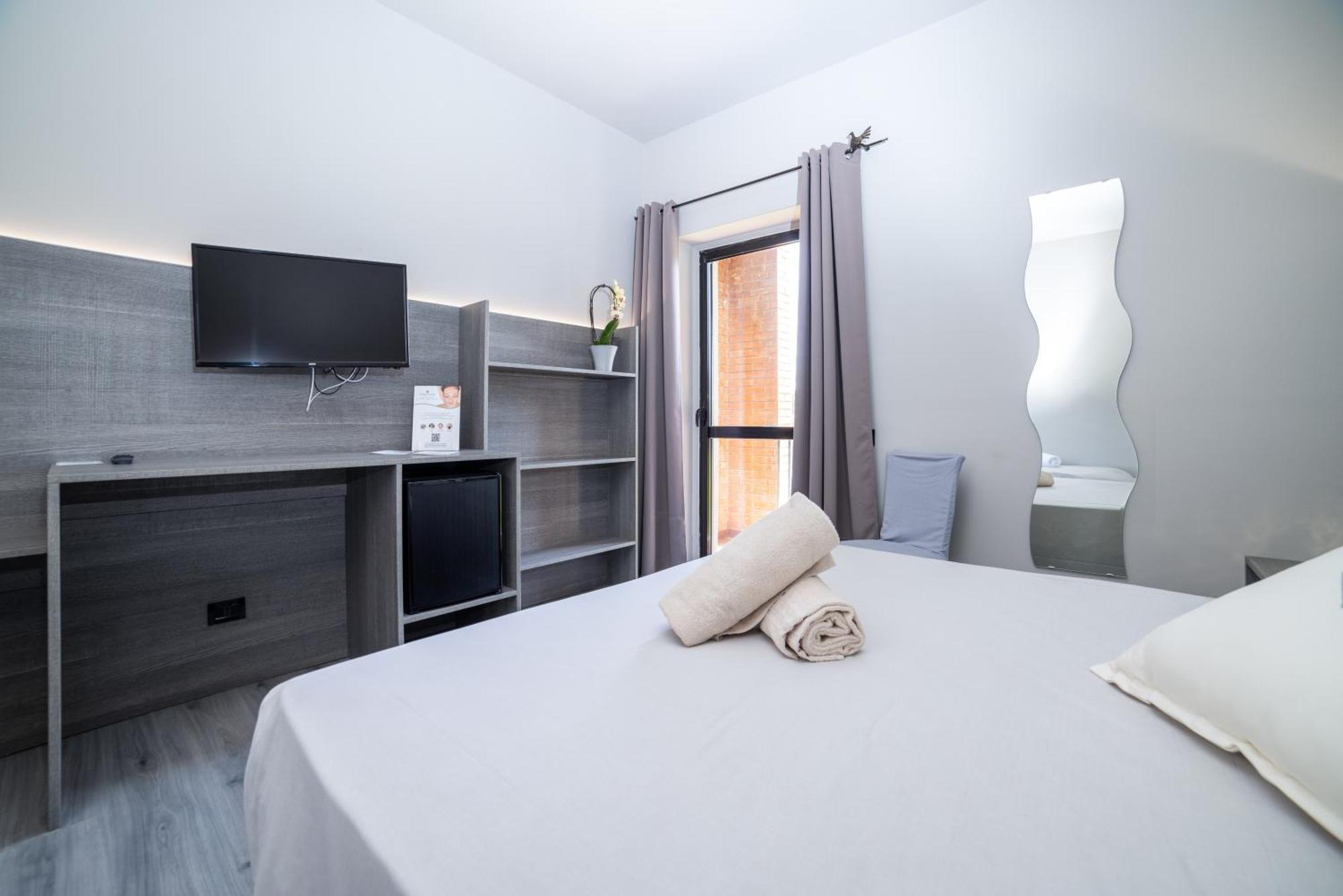 Double or Twin Room Swimming Pool Access,1592091487:JPEG