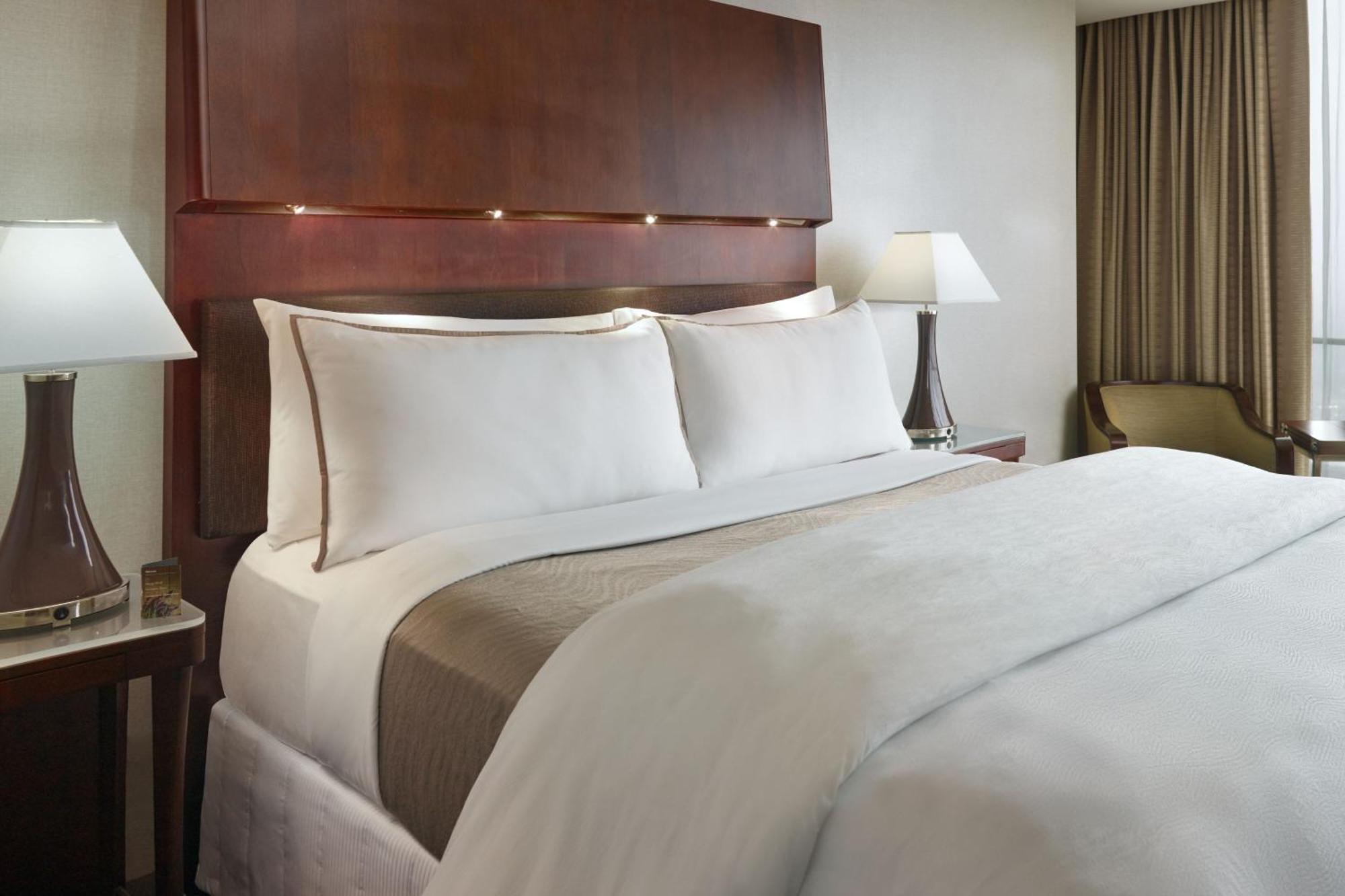 Quarto com 1 Cama King-size e Vista Limitada em Andar Médio