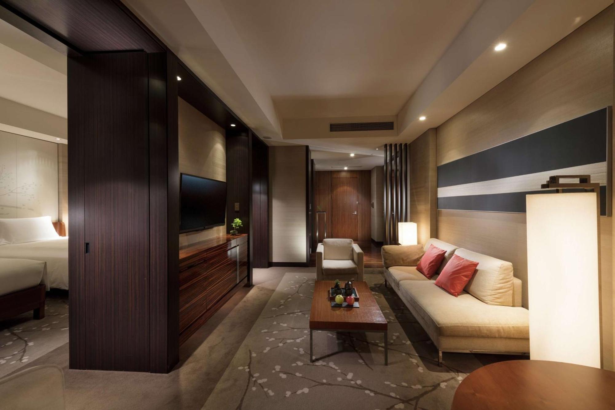 Twin Suite with City View