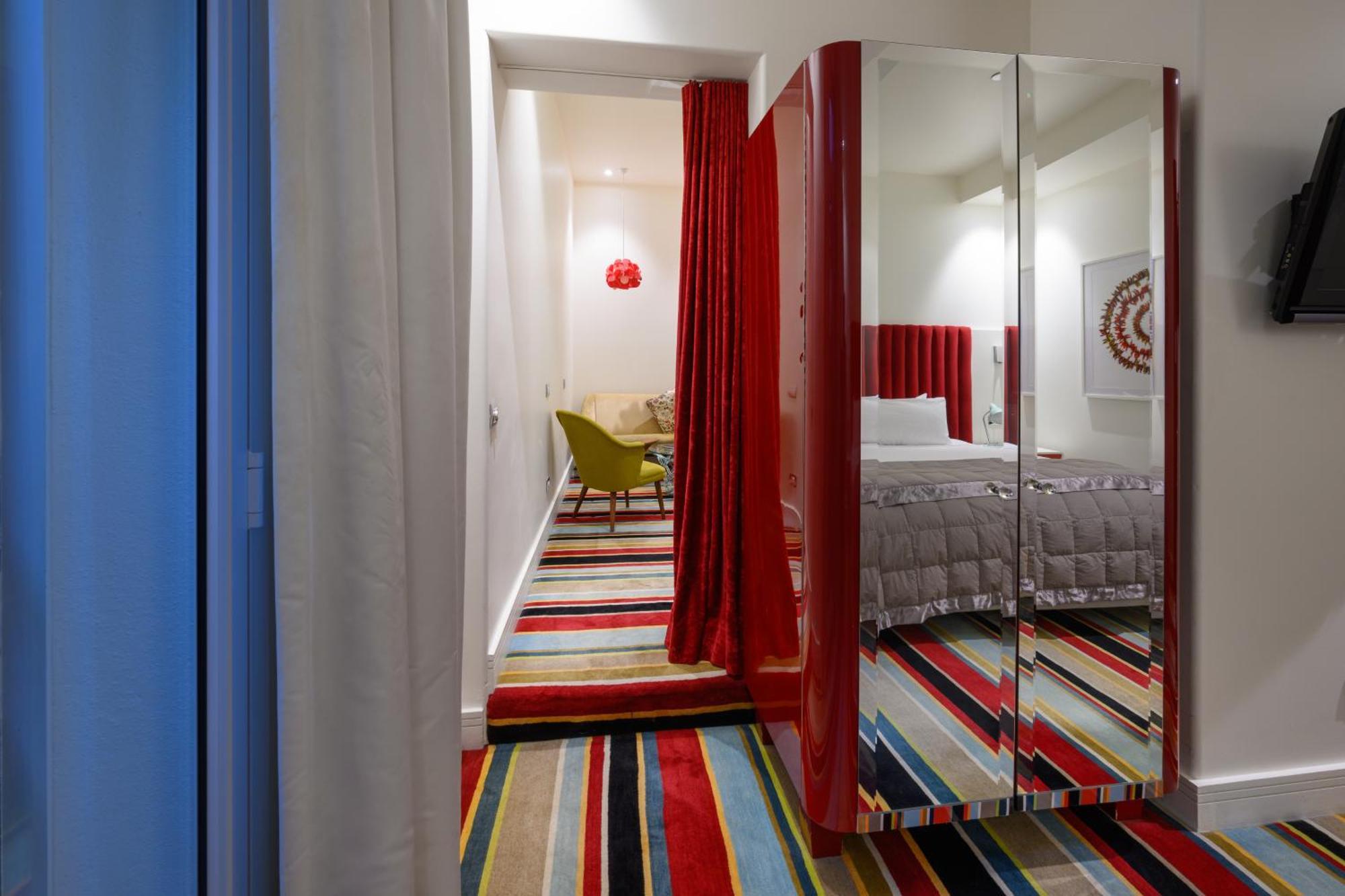 Courtyard Suite