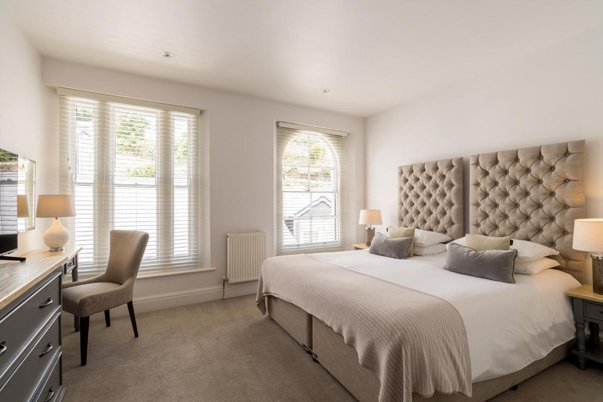 Luxury Classic Room - Street Facing View