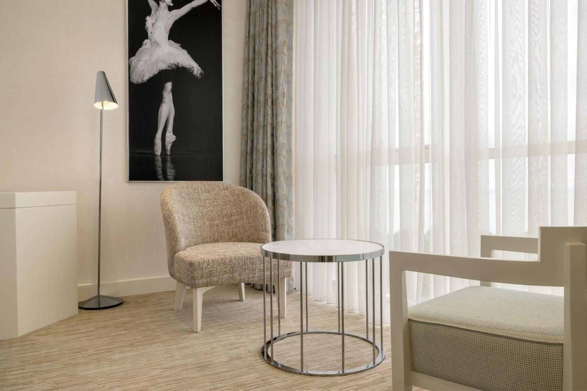 Deluxe Room Guest room 1 King