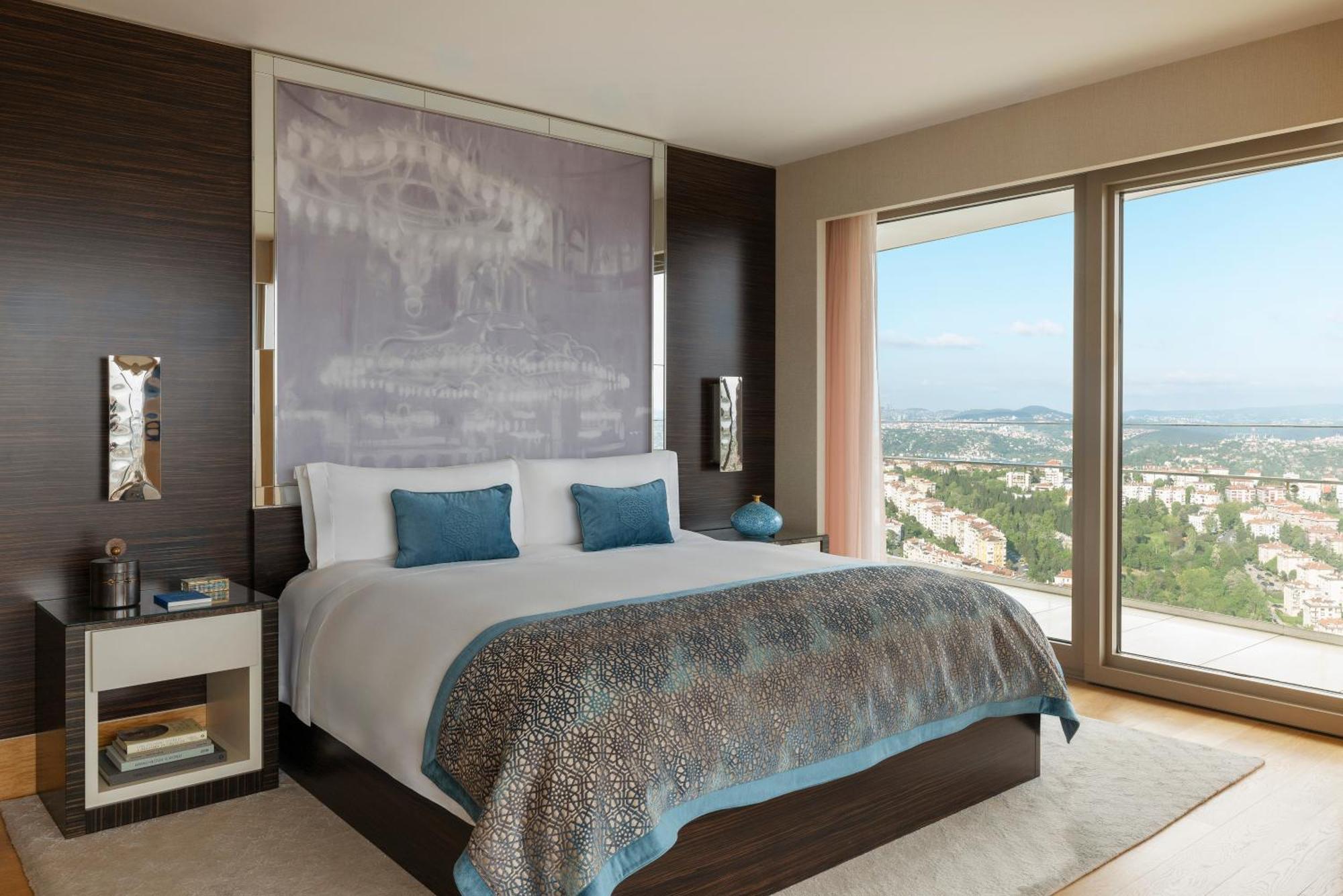 Suite mit 1 Schlafzimmer mit Kingsize-Bett und Stadtblick