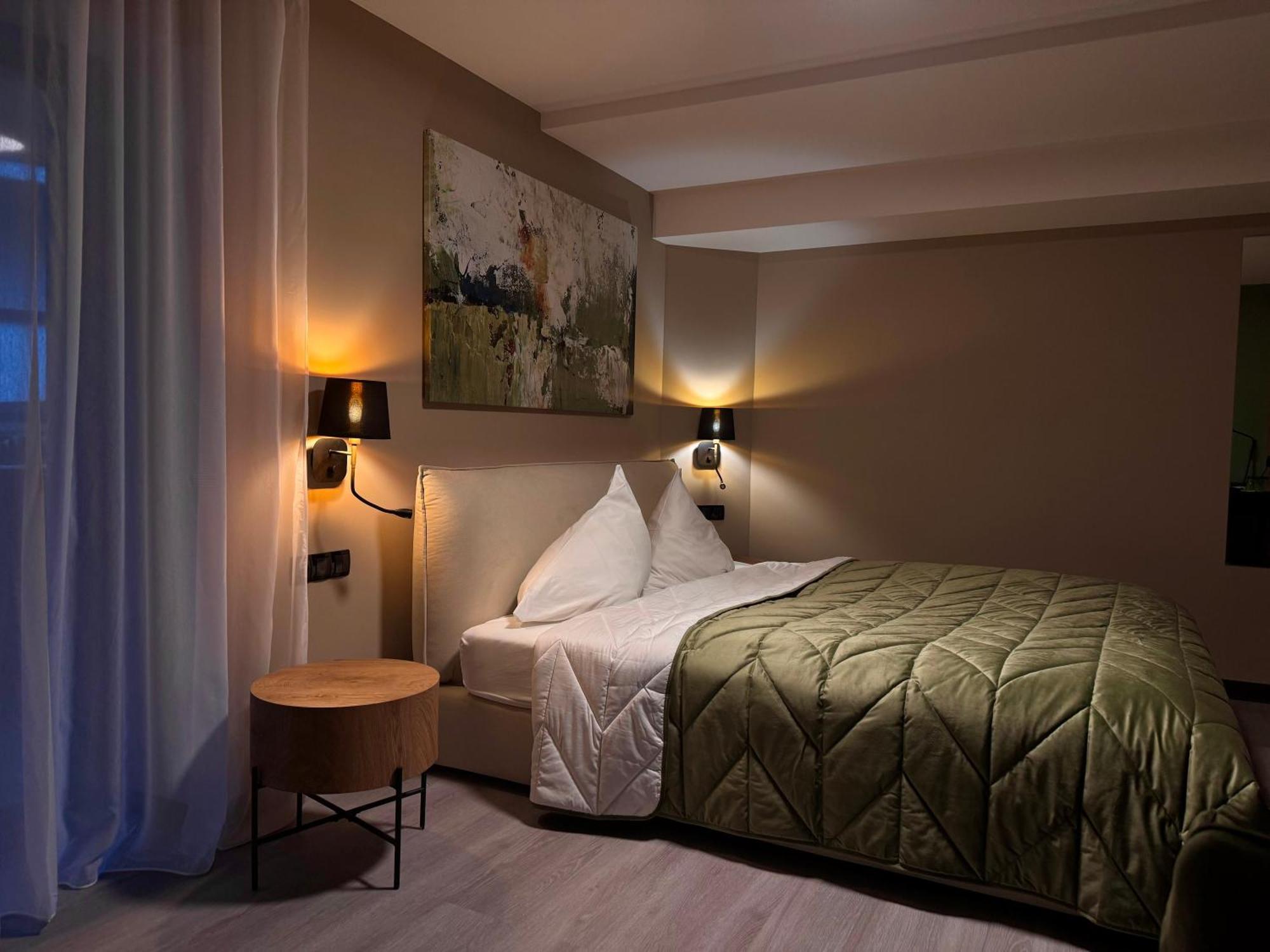 Deluxe Suite,1607657915:JPEG