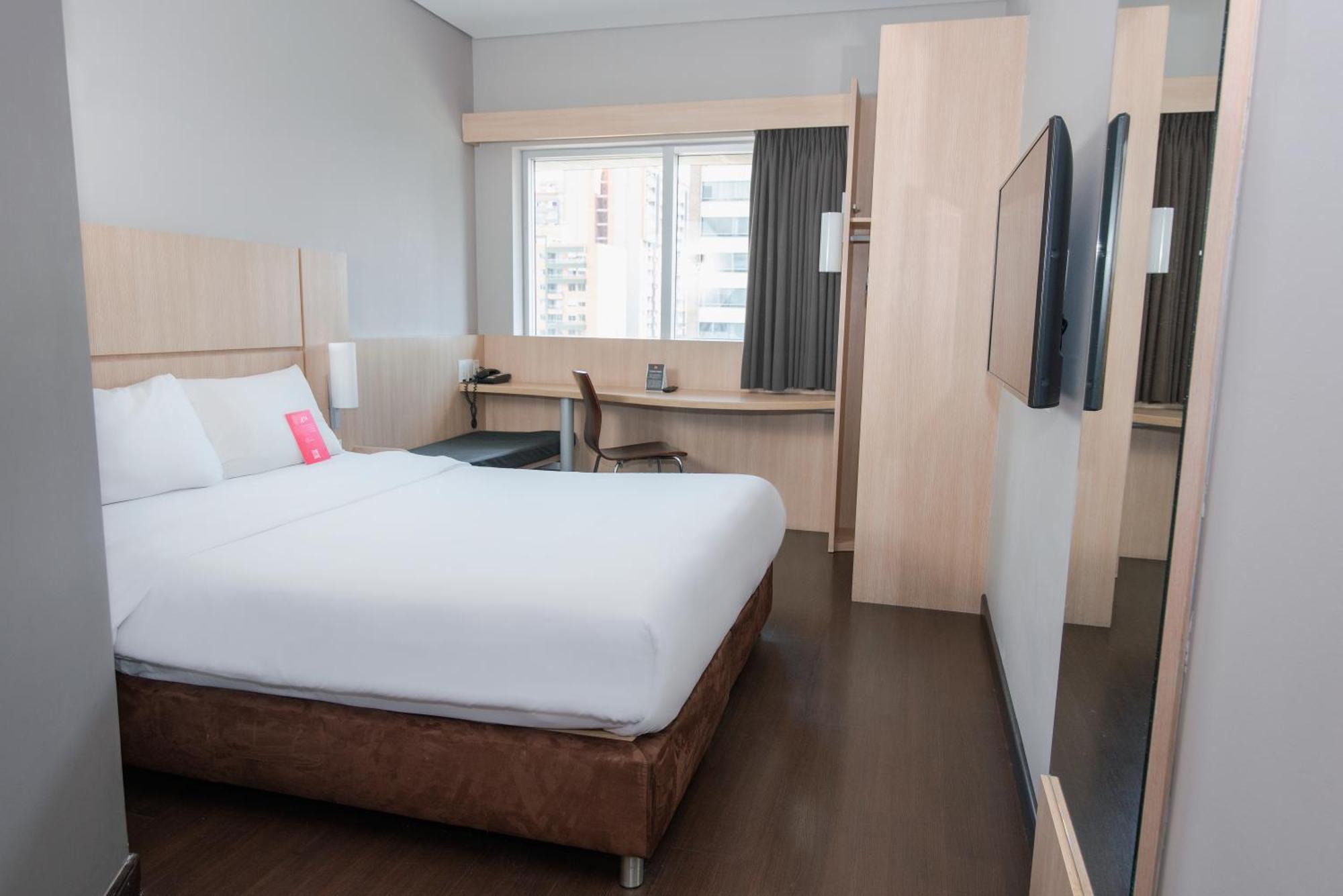 Quarto Duplo