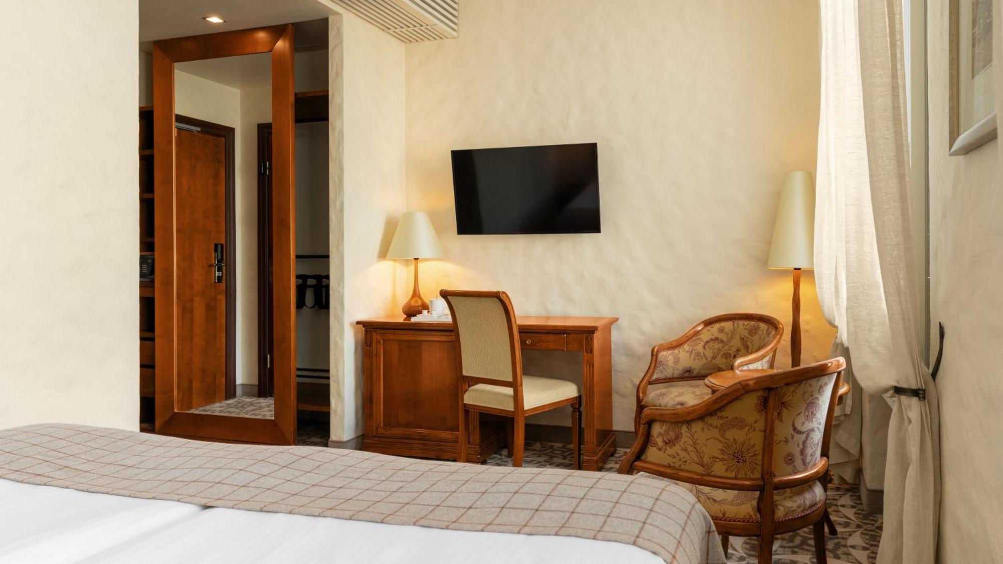 Classic Double or Twin Room
