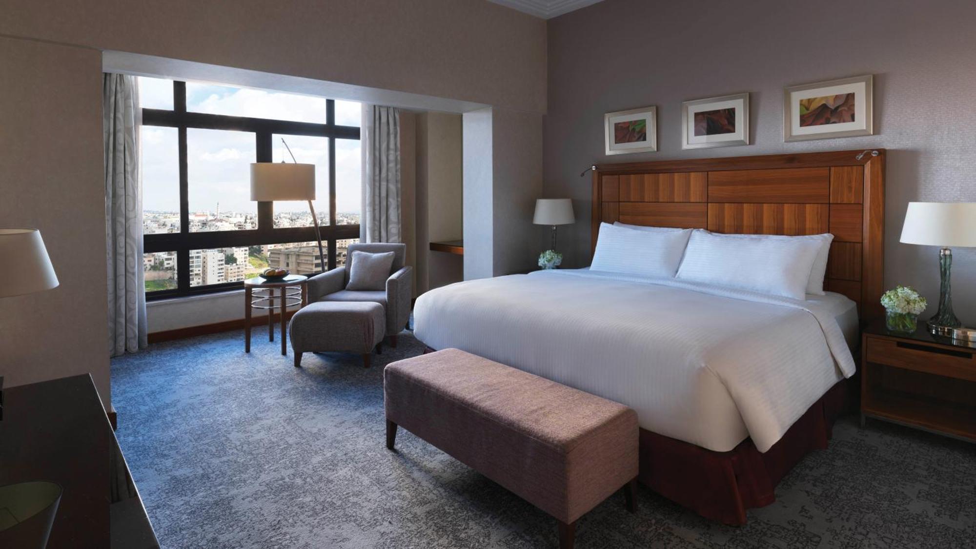 One-Bedroom King Suite with Sofa Bed - Non-Smoking