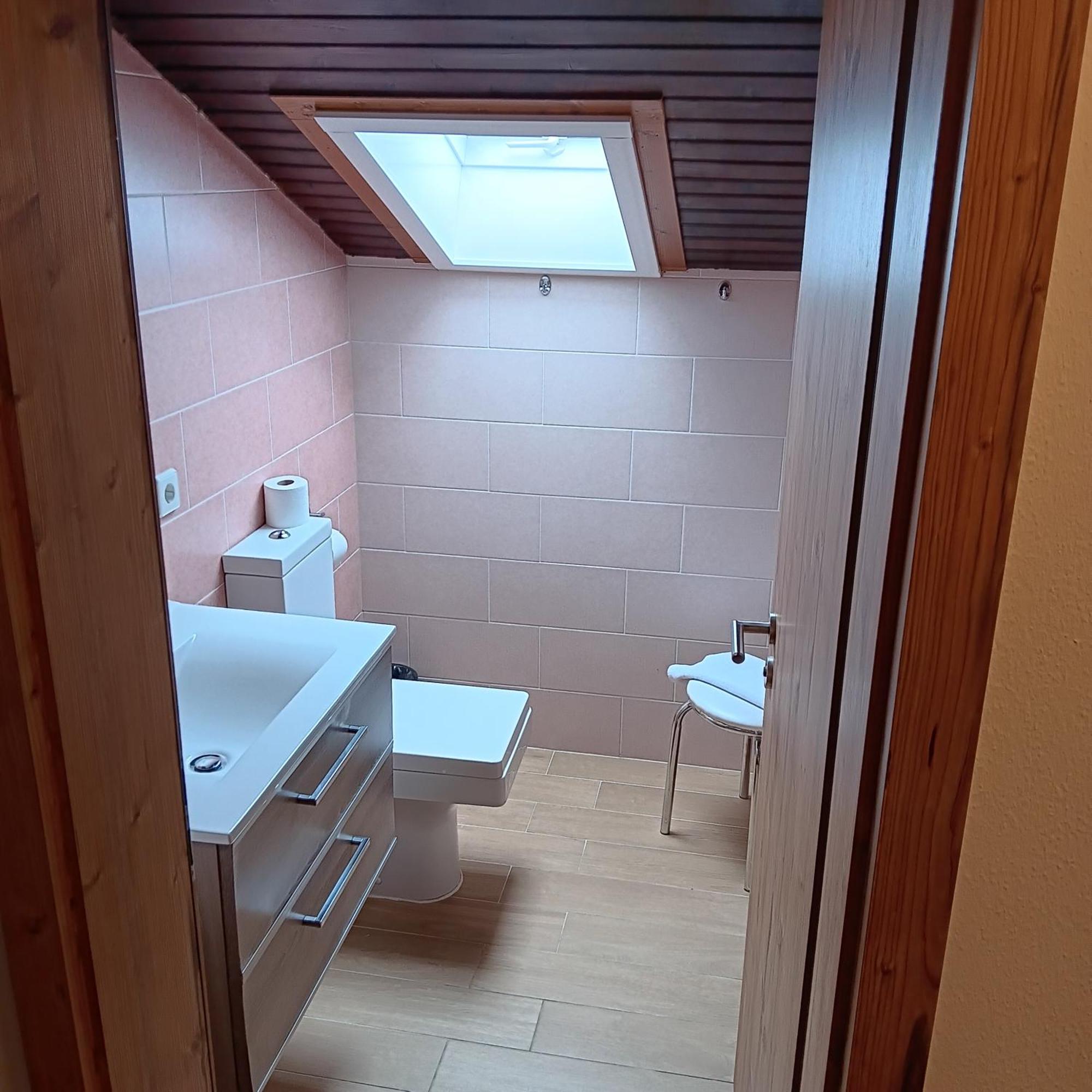 Doppelzimmer mit eigenem externen Bad