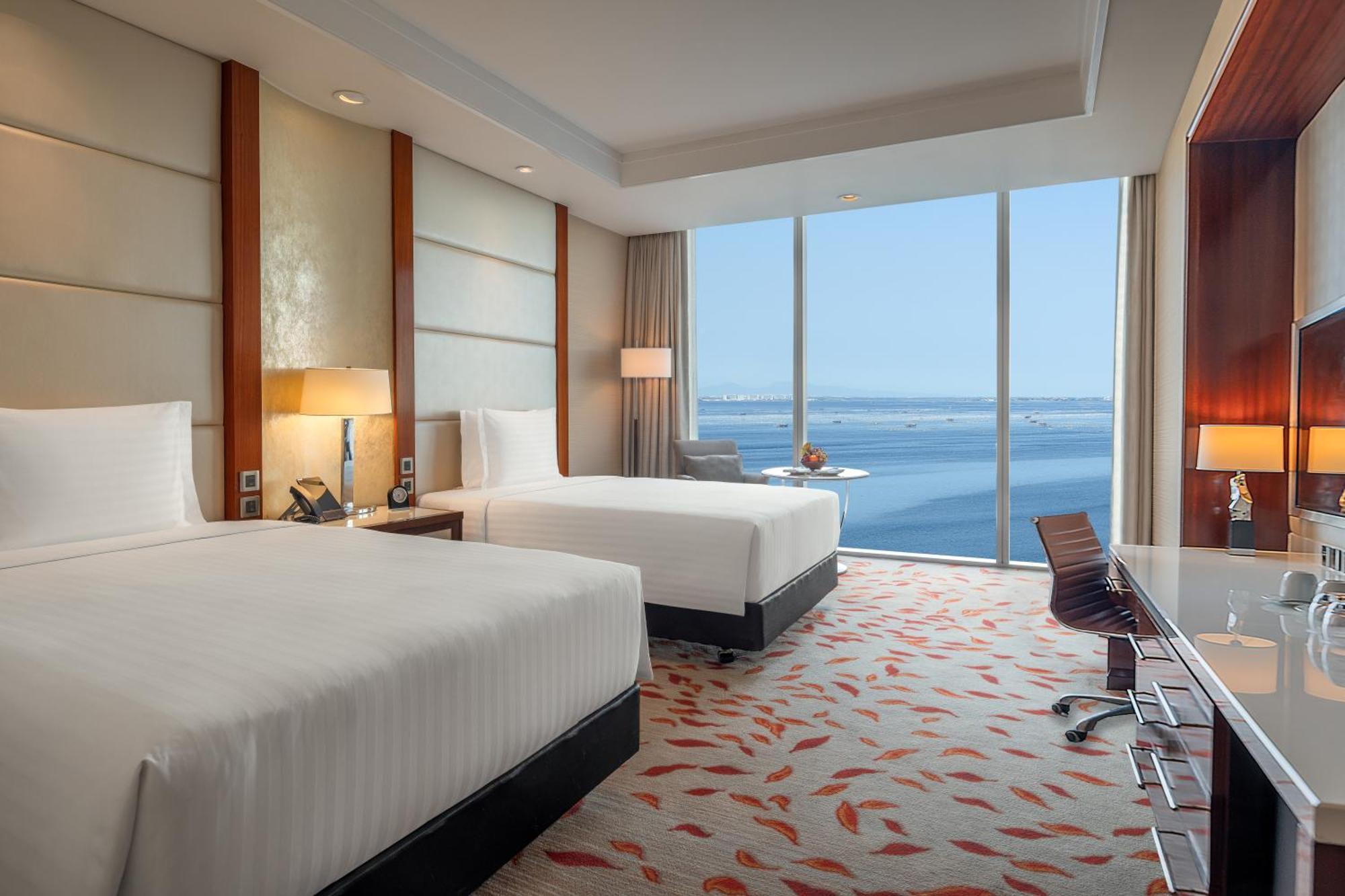 Grand Deluxe Bay View