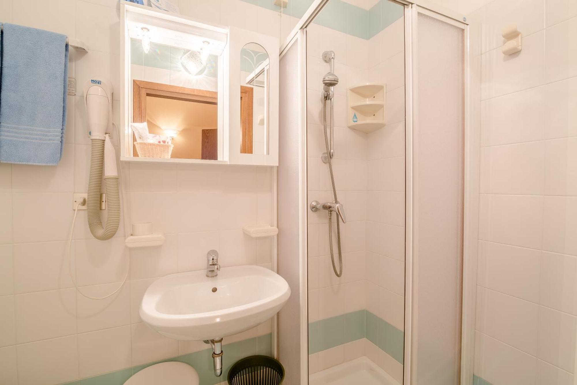 Standard Triple Room,1613676176:JPEG