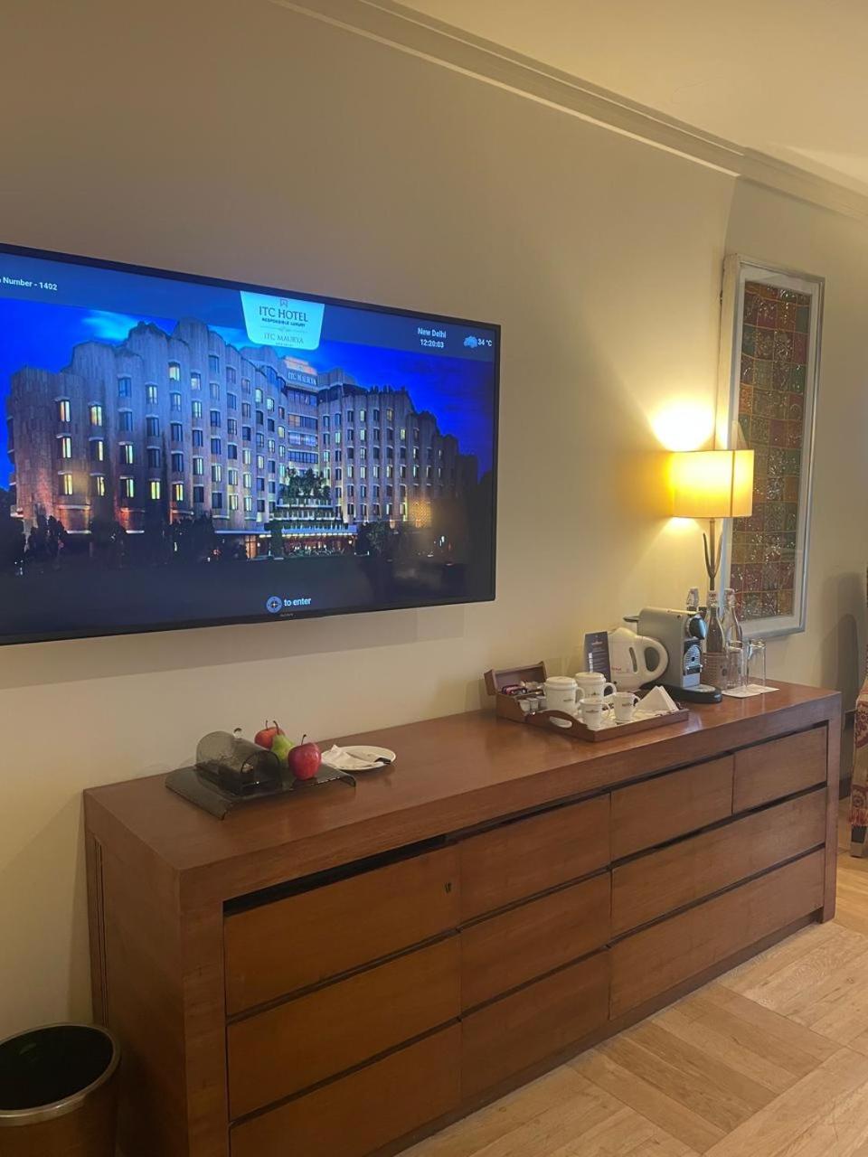 Executive Queen Room - Club Level, Cocktail hours with One on One beverage offer,20% off on session of Spa ,20% Off on Laundry service