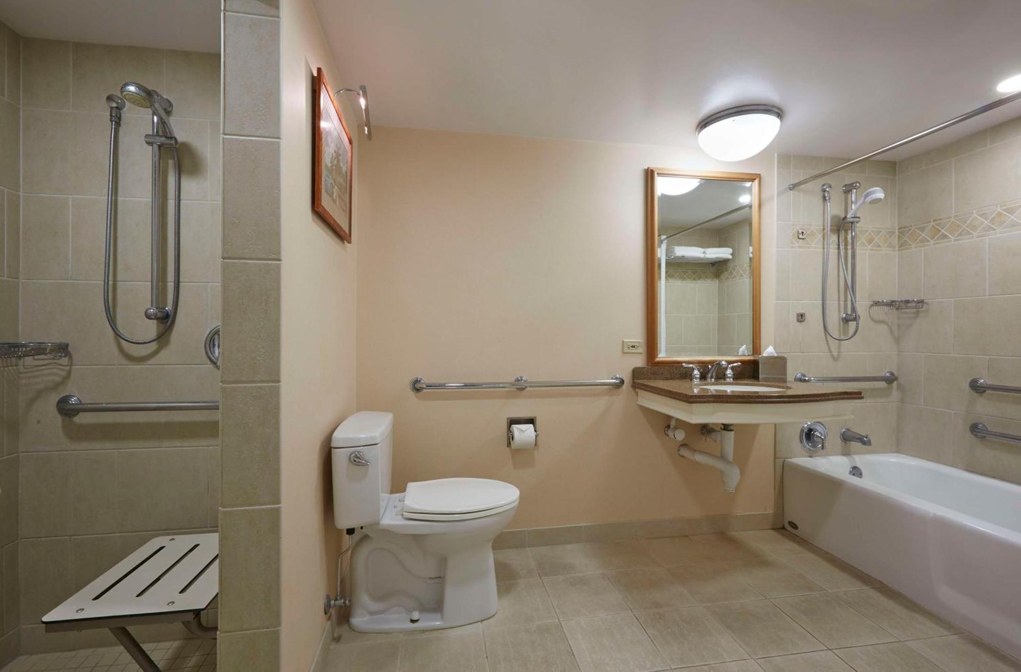 Hébergement Lit King-Size - Douche Accessible en Fauteuil Roulant - Vue sur Océan