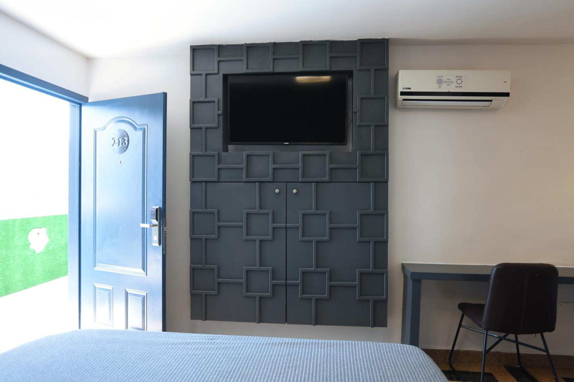 Deluxe Queen Room