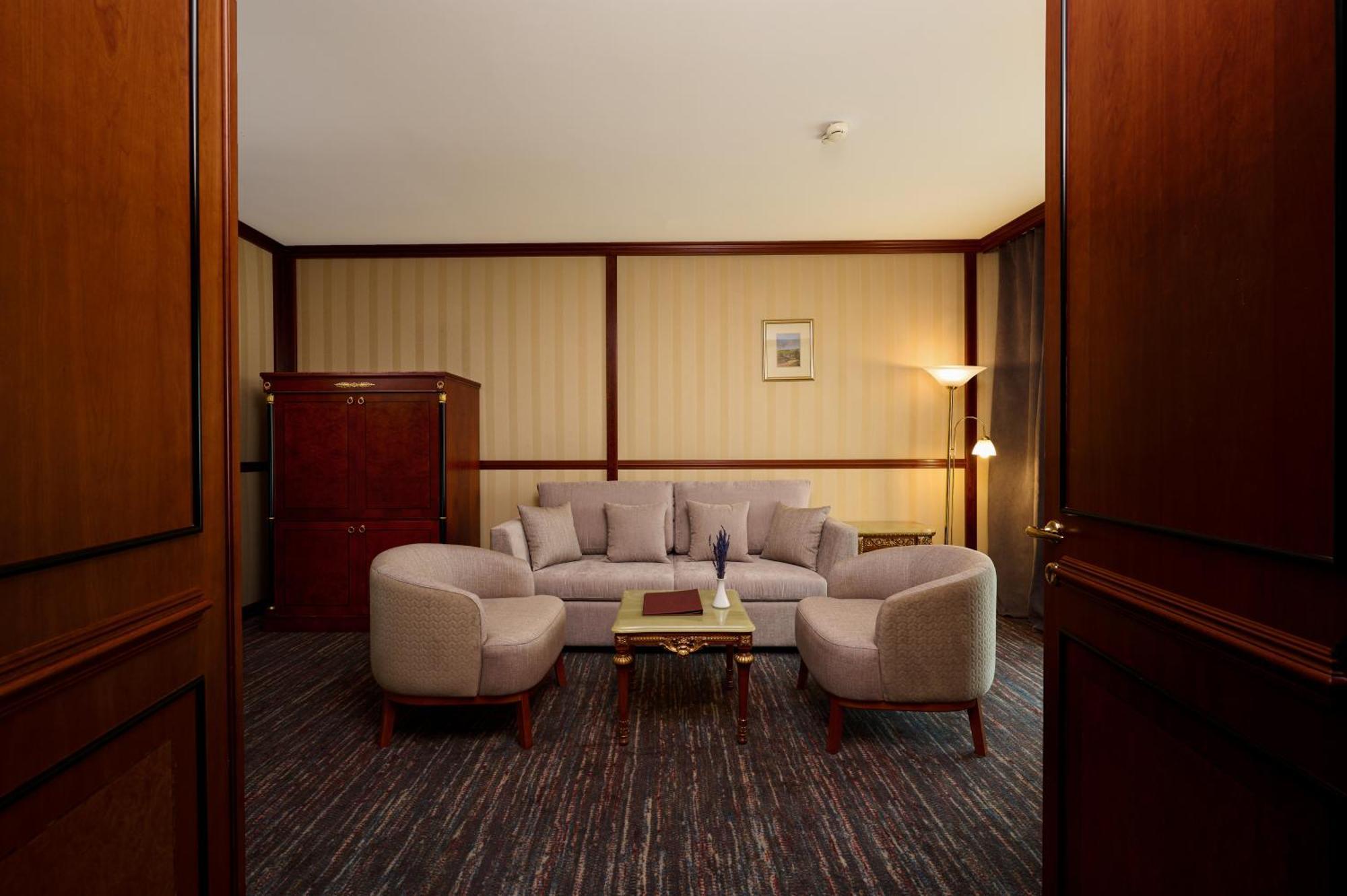 One-Bedroom Suite