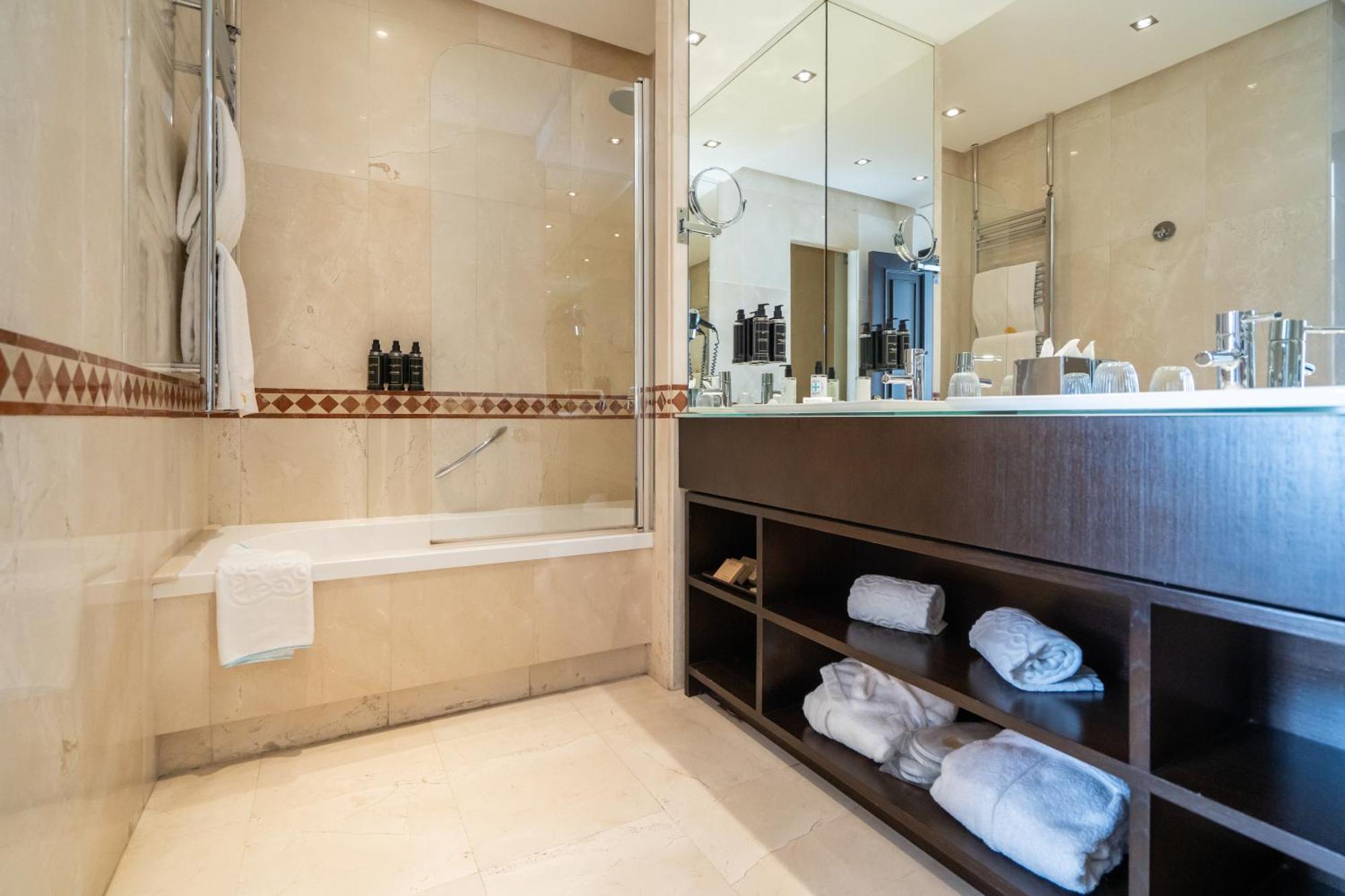 Classic Double or Twin Room Hill View