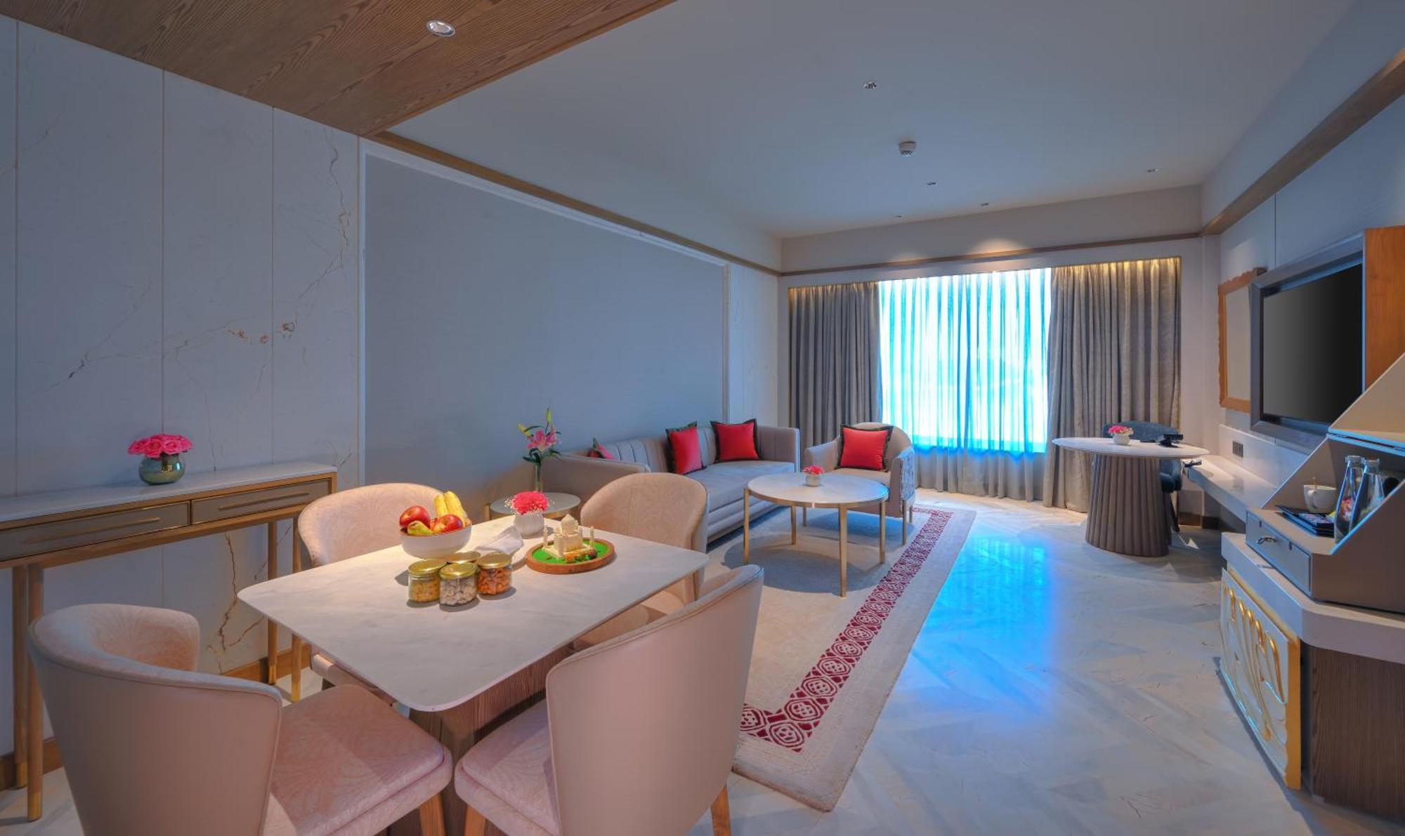 Deluxe Suite with 15% discount on food, beverages, laundry and spa