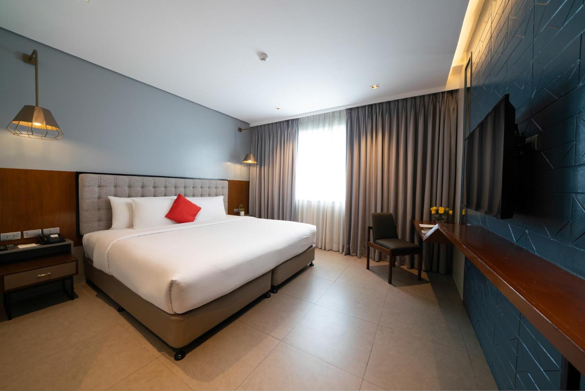 Deluxe King Room