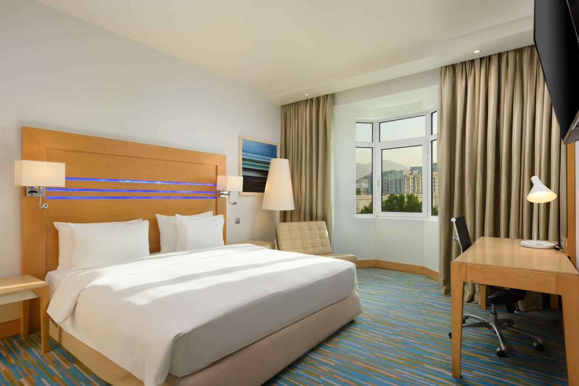 Junior Suite Lounge Access