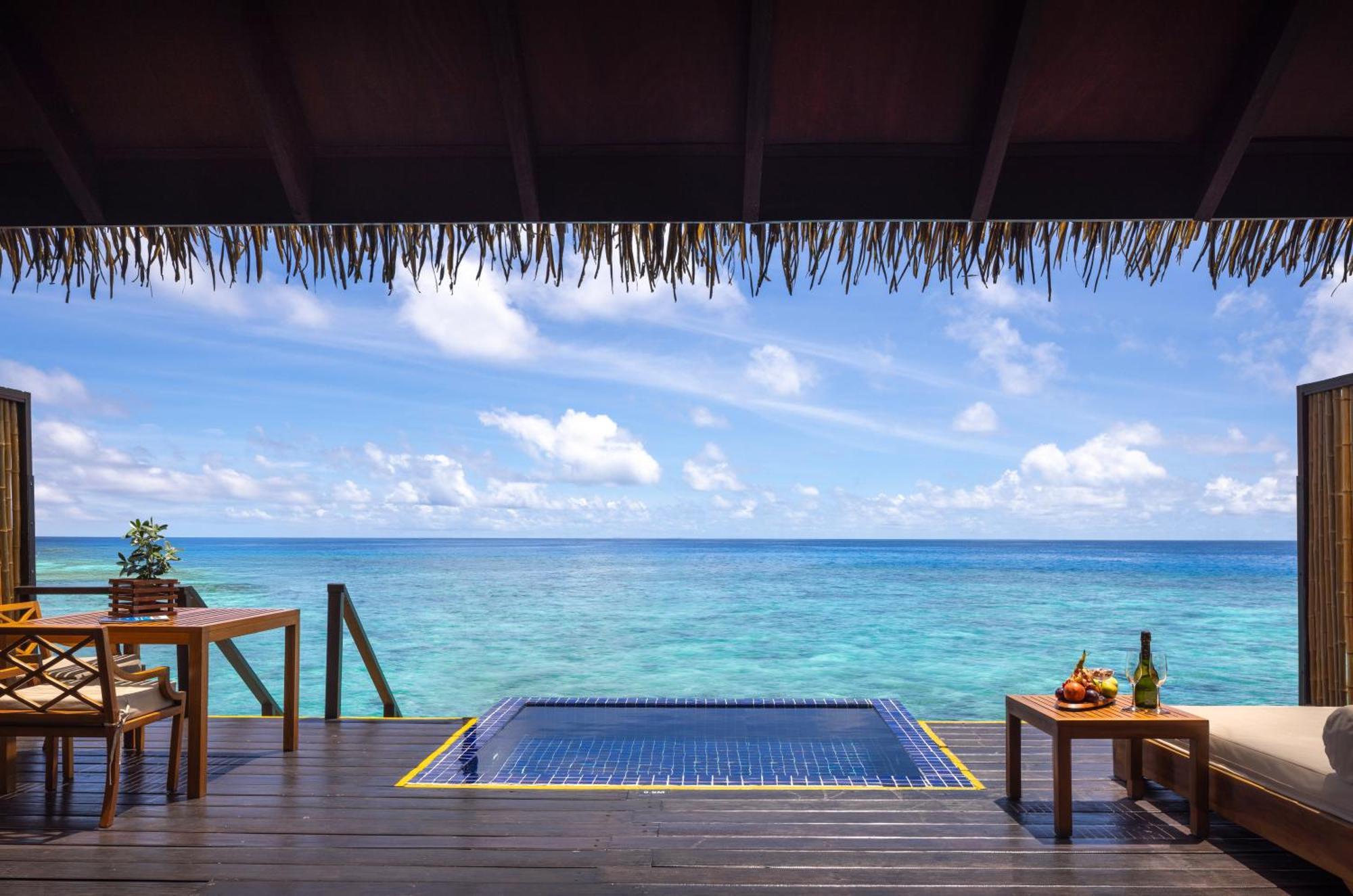 Sunrise Water Villa Private Pool & Jacuzzi