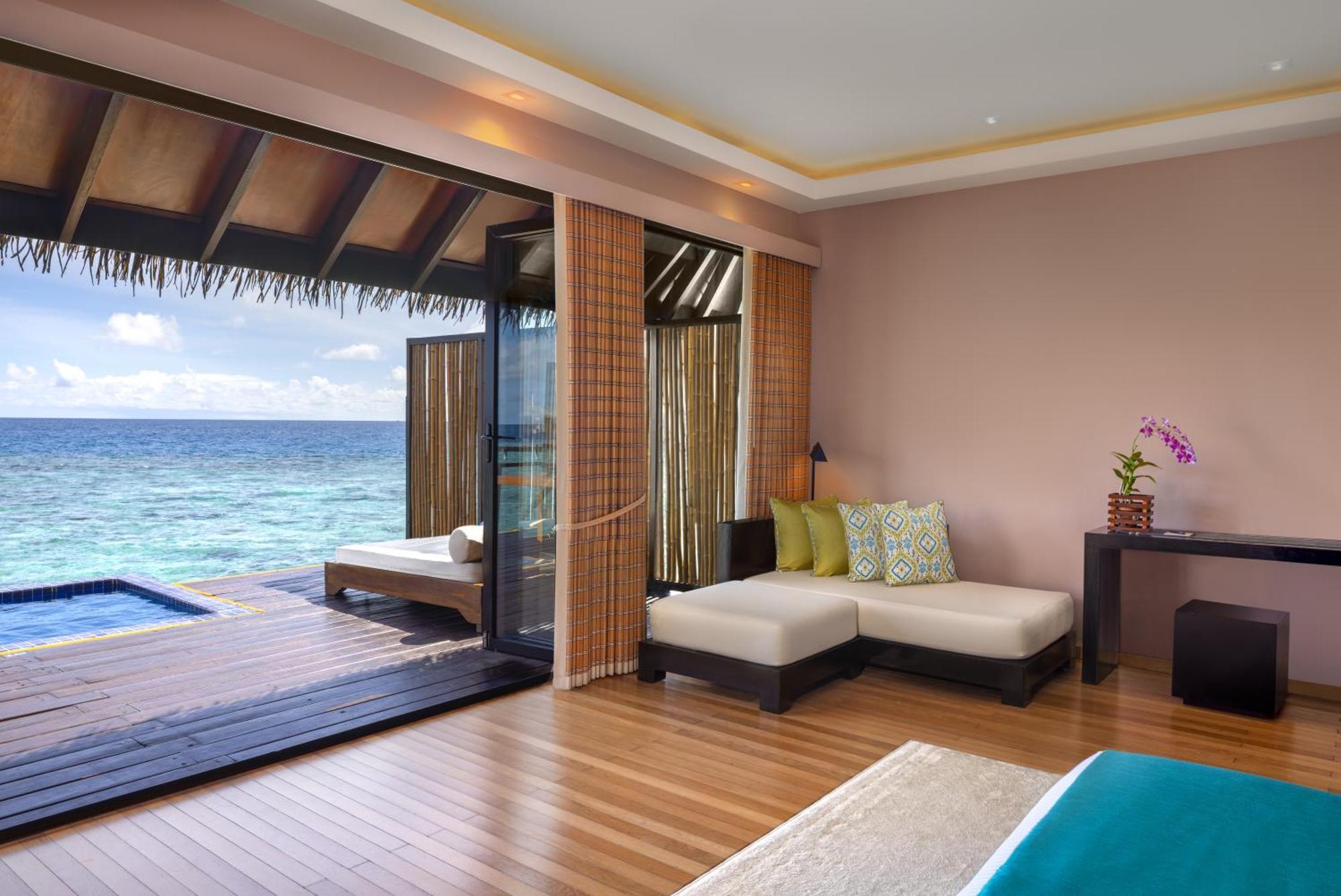 Sunrise Water Villa Private Pool & Jacuzzi