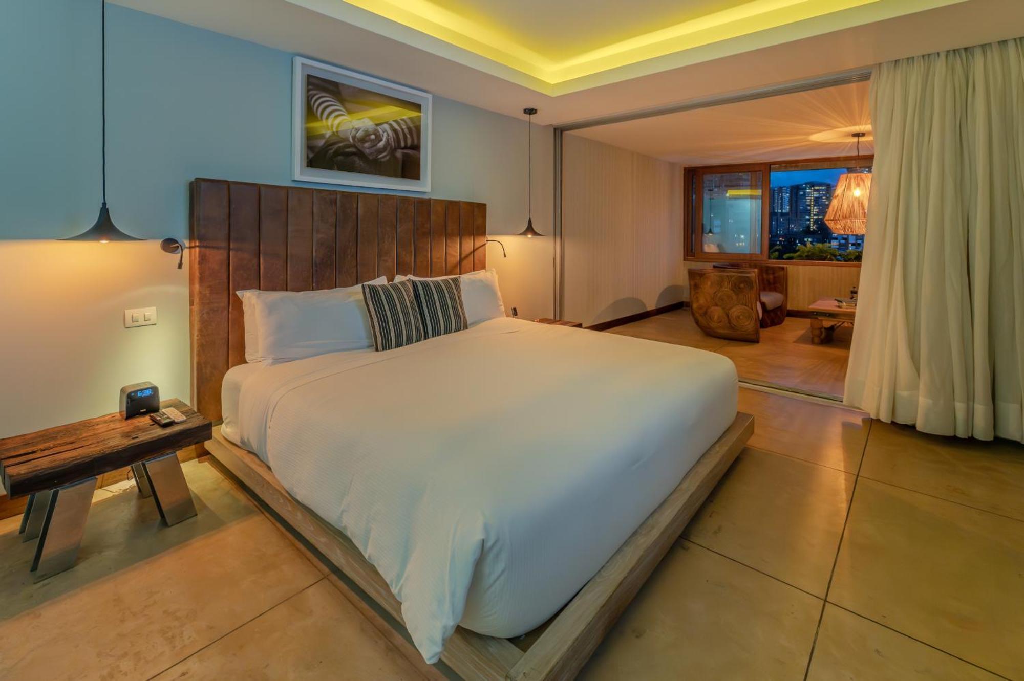 Junior Suite,1609724441:JPEG