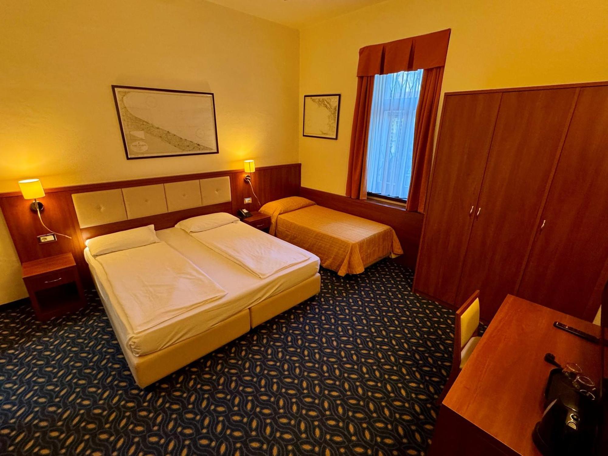 Dreibettzimmer