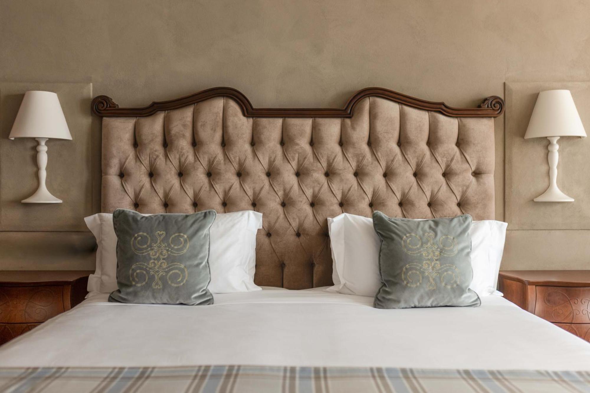 Deluxe Double or Twin Room Lake View