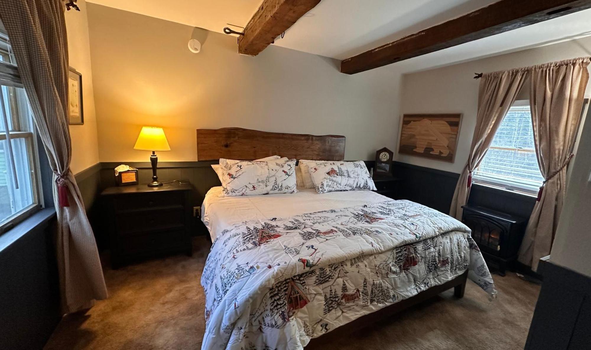Deluxe King Suite