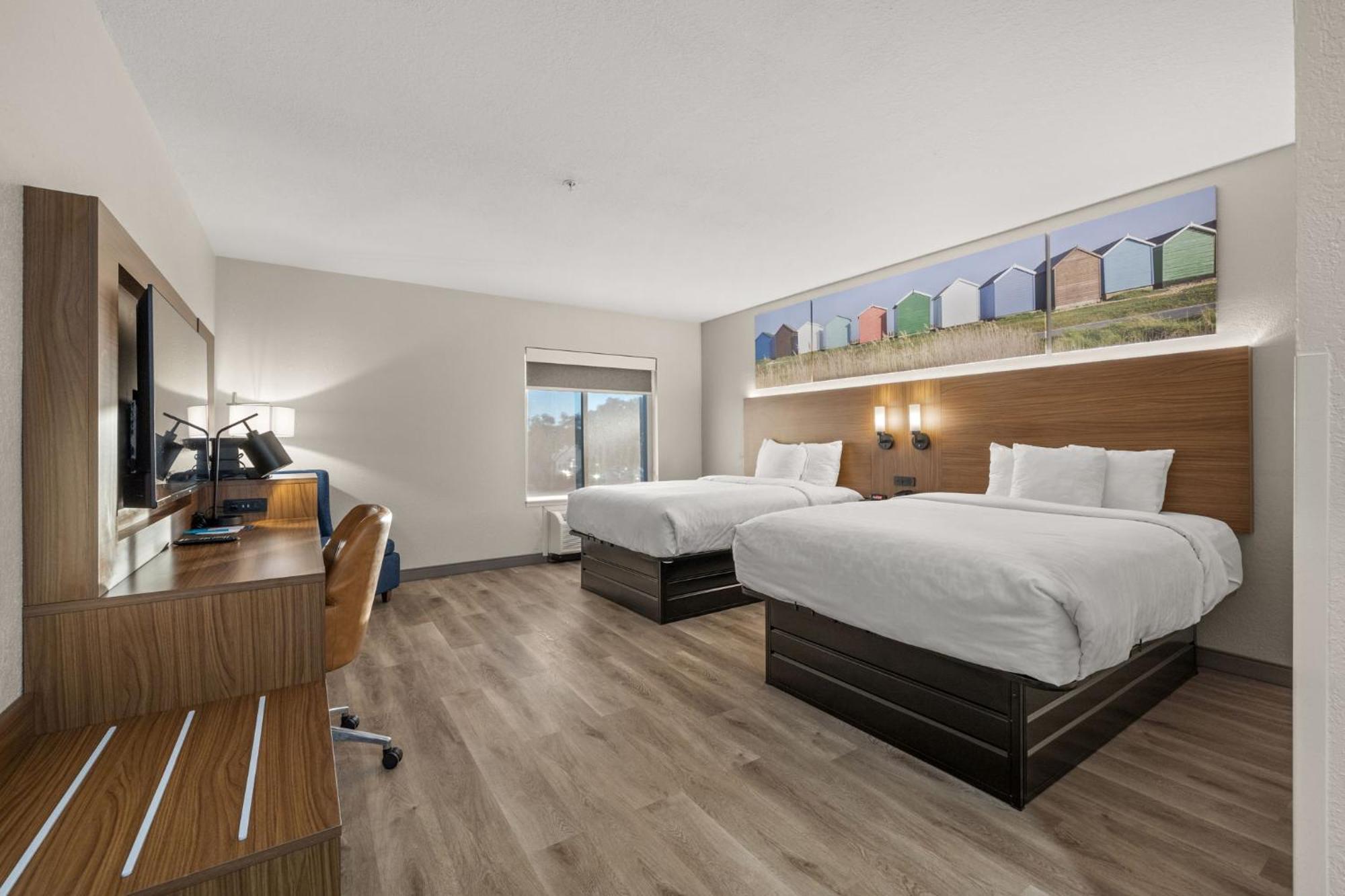 Queen Room Two Queen Beds Accessible or Non-Smoking