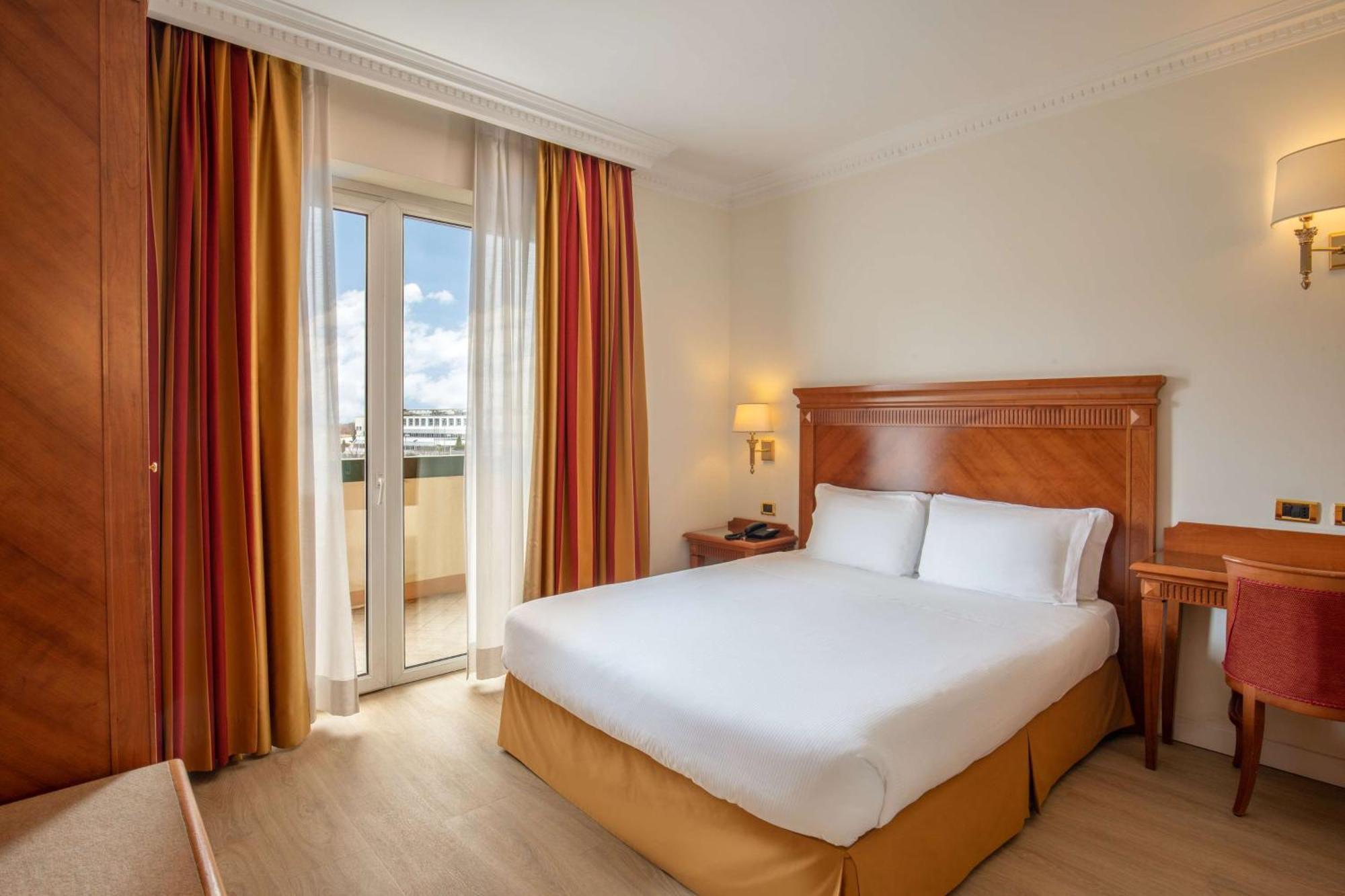 Standard Queen Room