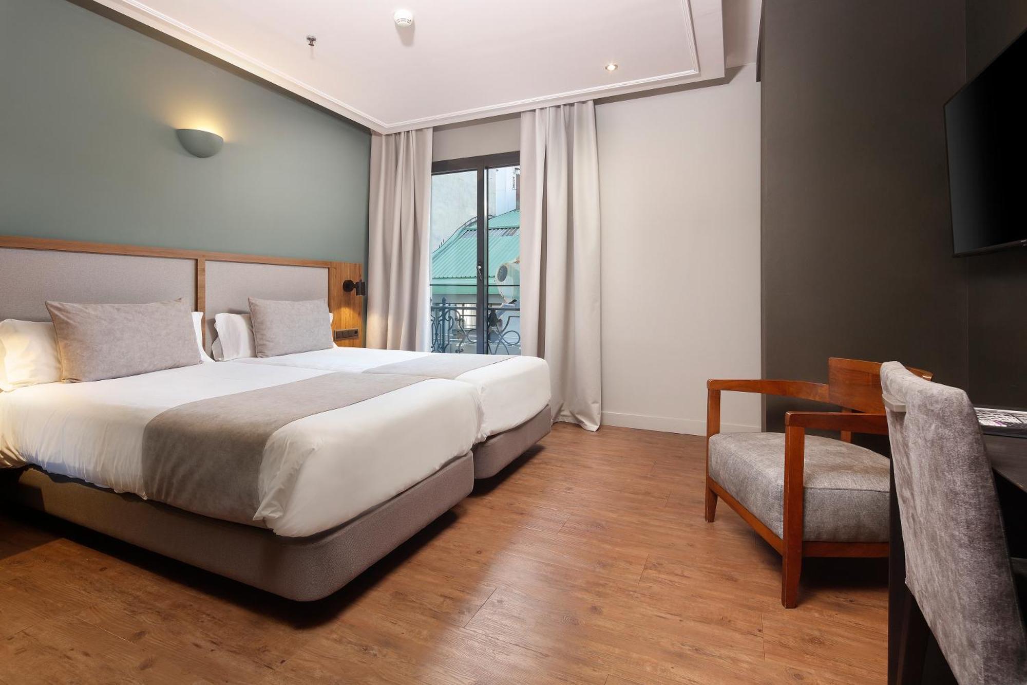Twin Room,1631545286:JPEG