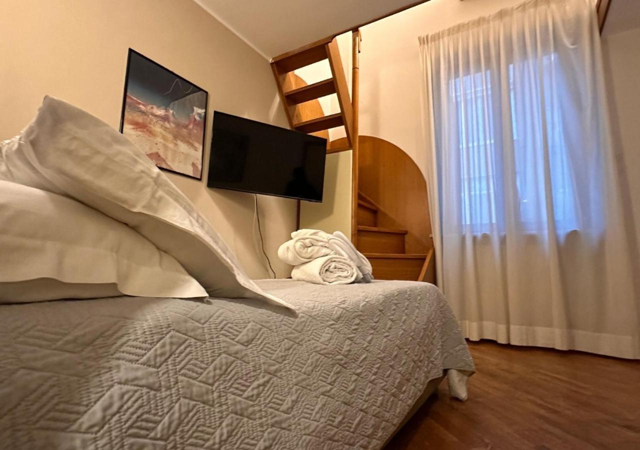 Camera Doppia con Letti Singoli - A Due Livelli