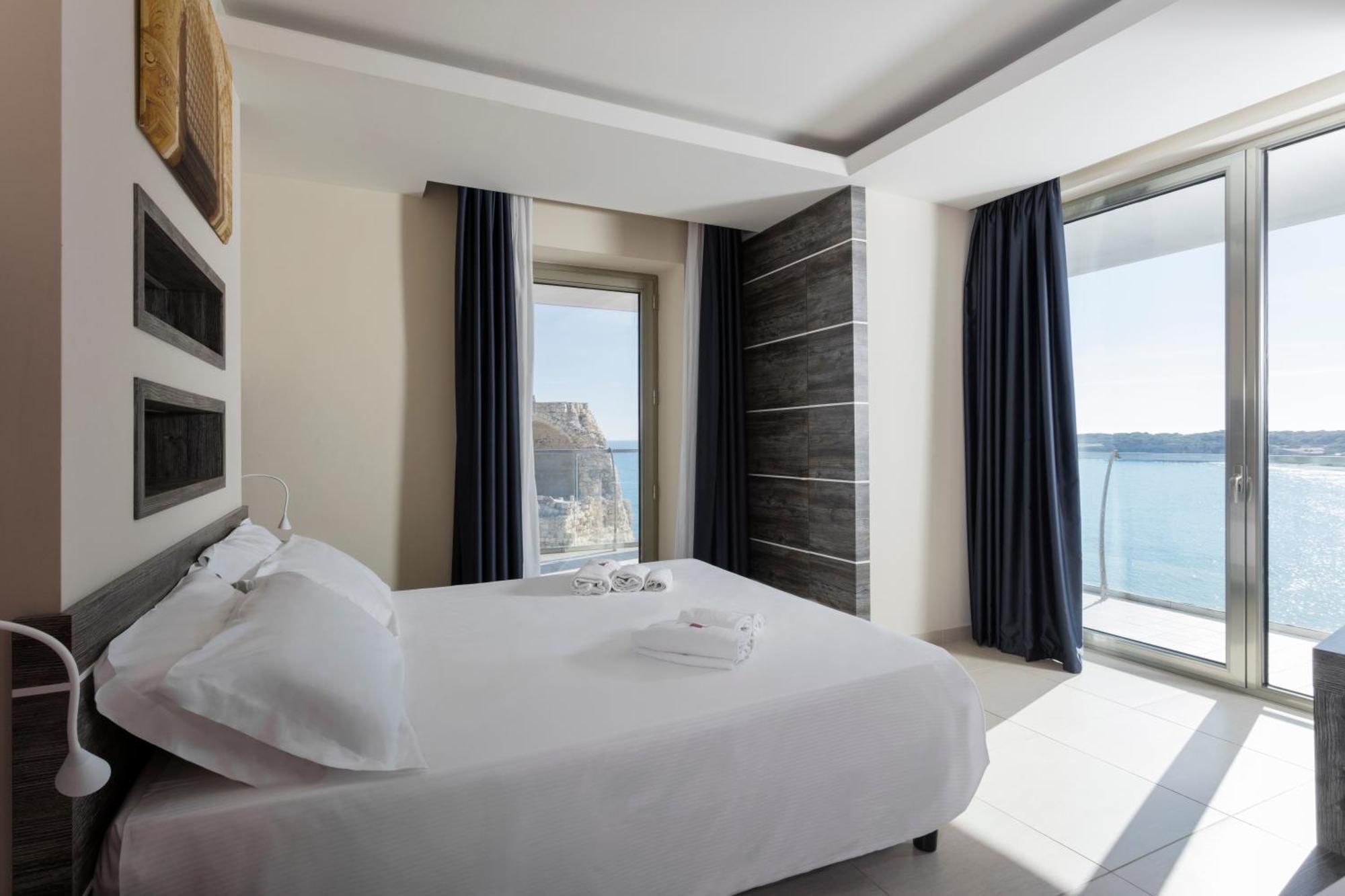 Deluxe Double Room with Sea View
