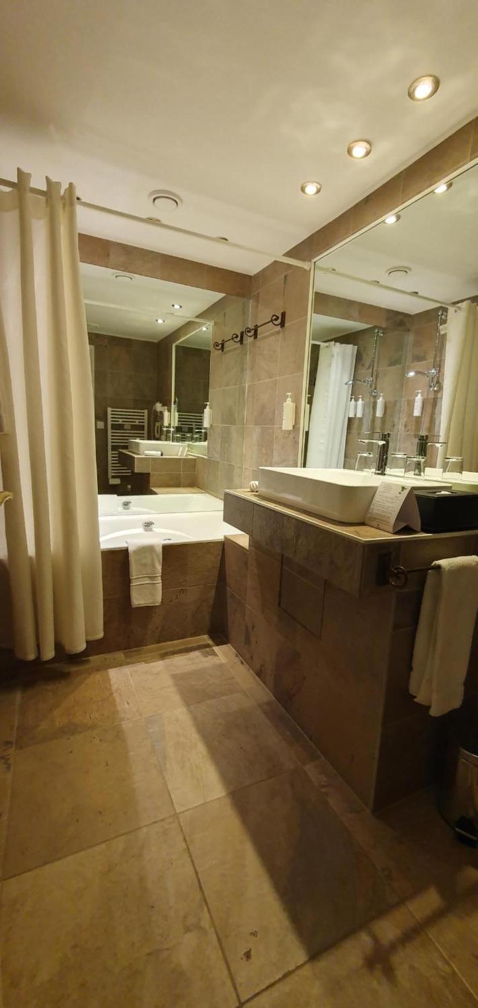 Superior Twin Room,1645009746:JPEG