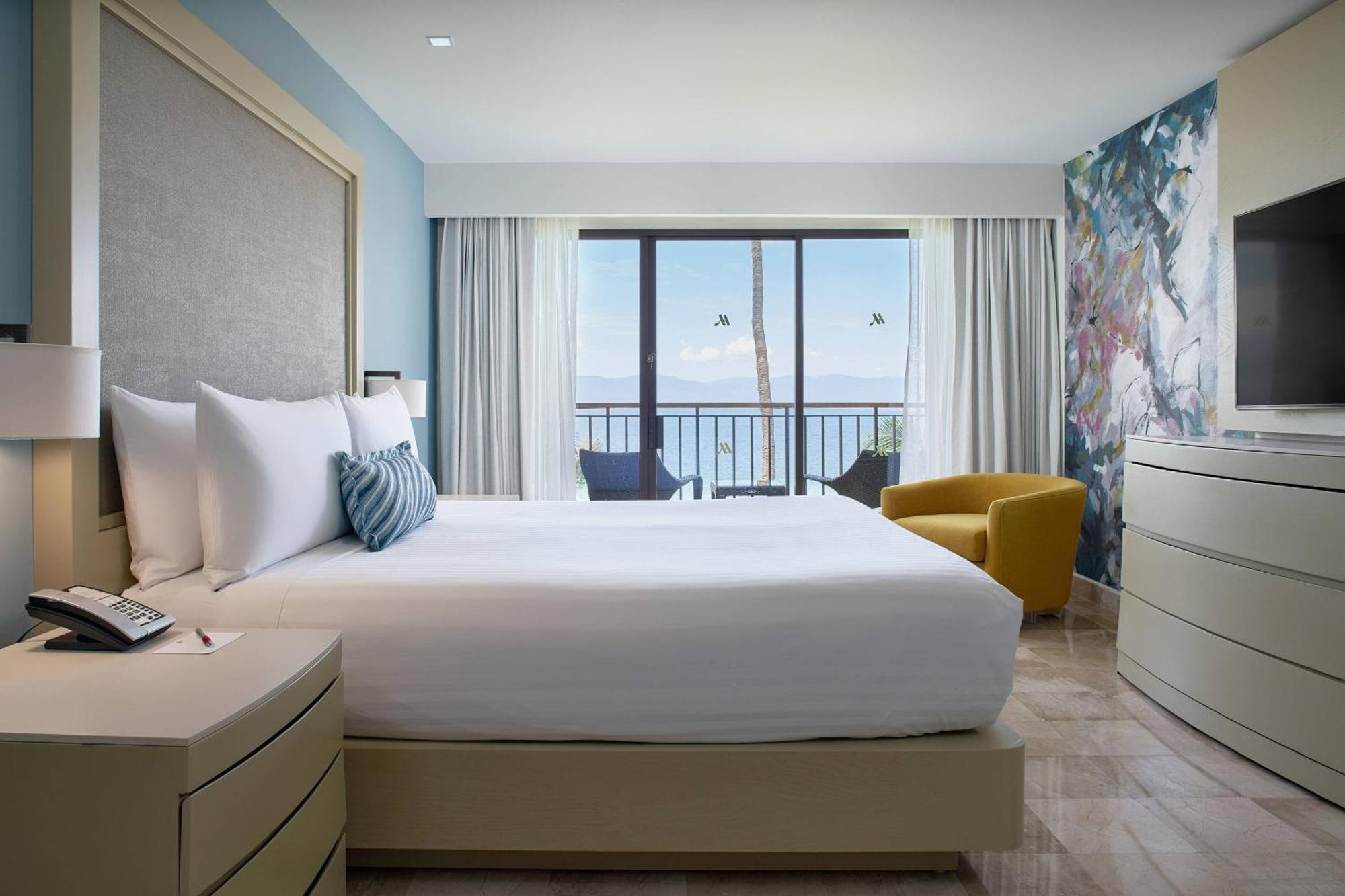 Emperor Suite 1 Bedroom Suite 1 King Oceanfront,1632999589:JPEG