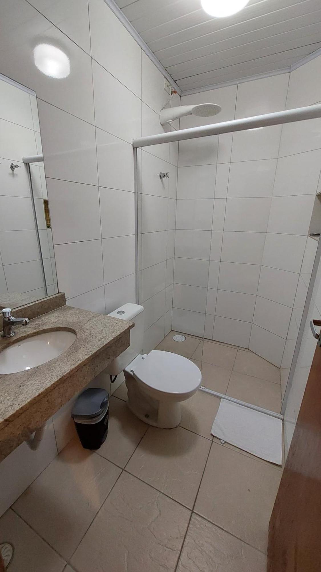 Quarto Triplo Superior com Ar-condicionado