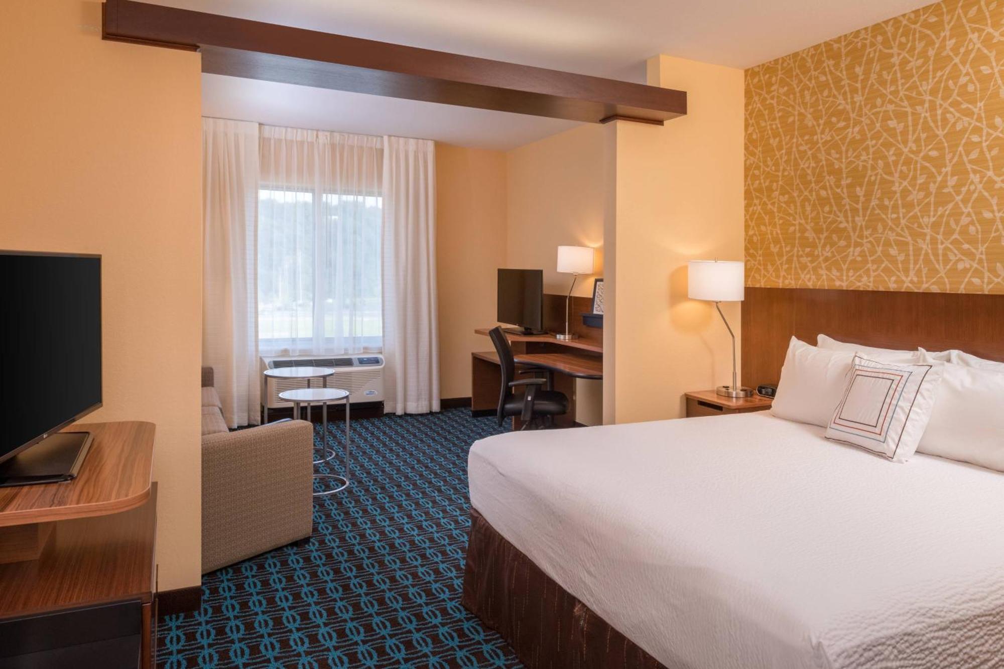 King Suite with Sofa Bed - Hearing Accessible