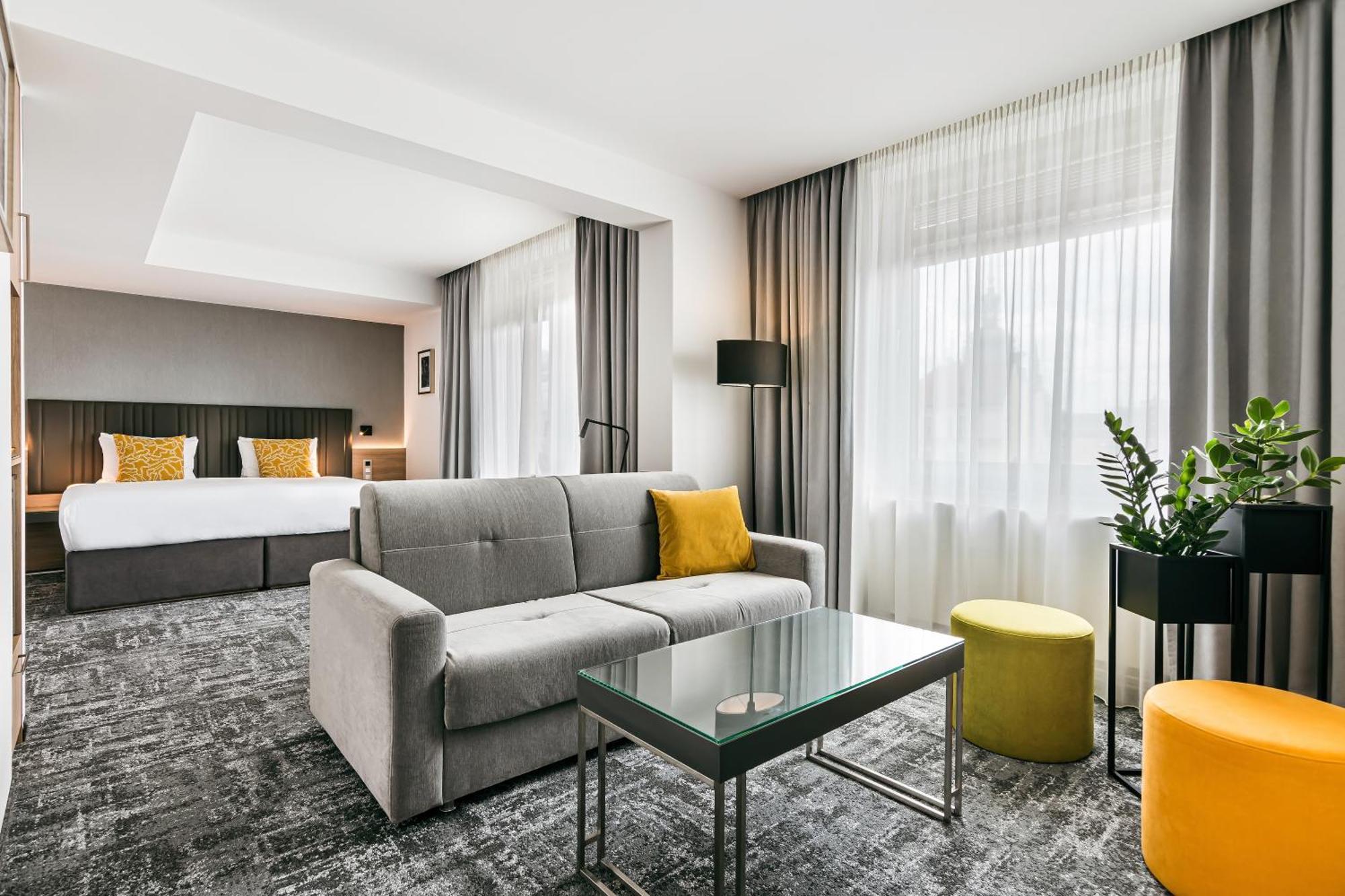 Junior Suite with King or Twin Bed