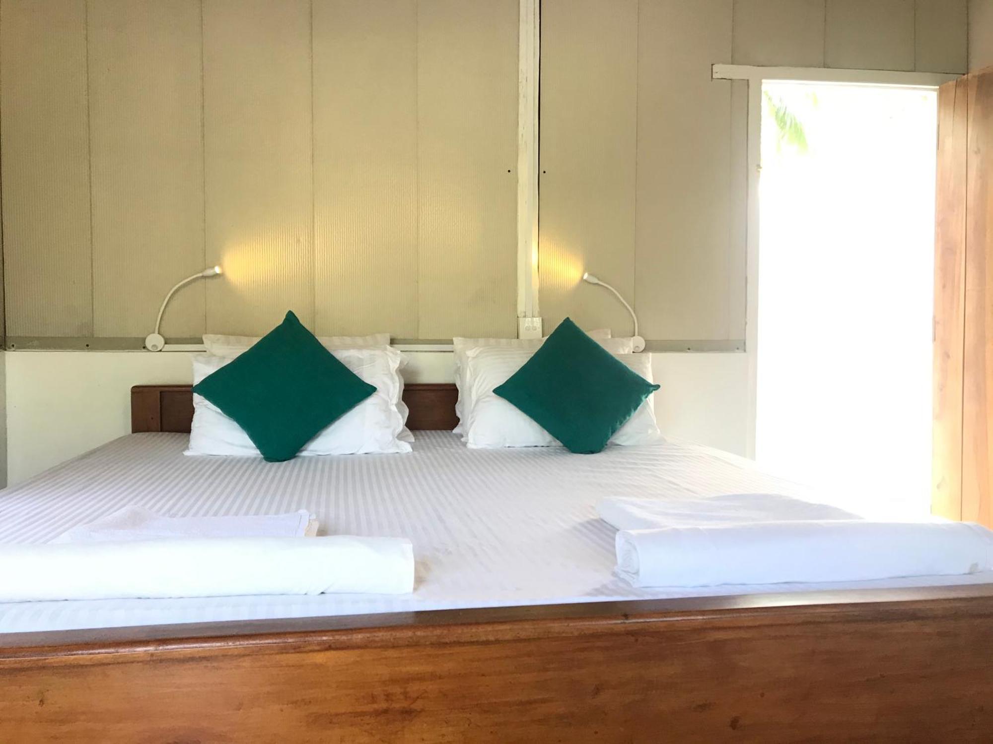 Quarto Duplo Deluxe (2 Adultos + 1 Criança)